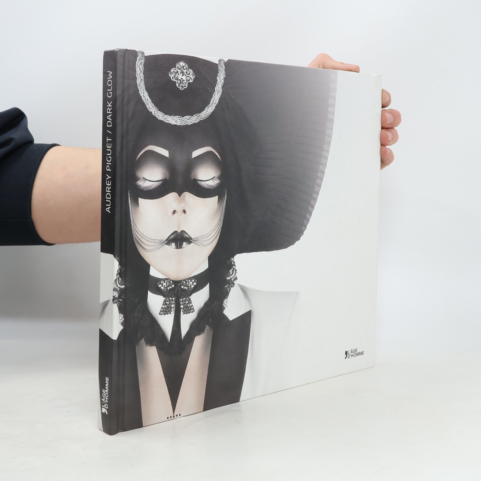 Audrey Piguet Dark Glow