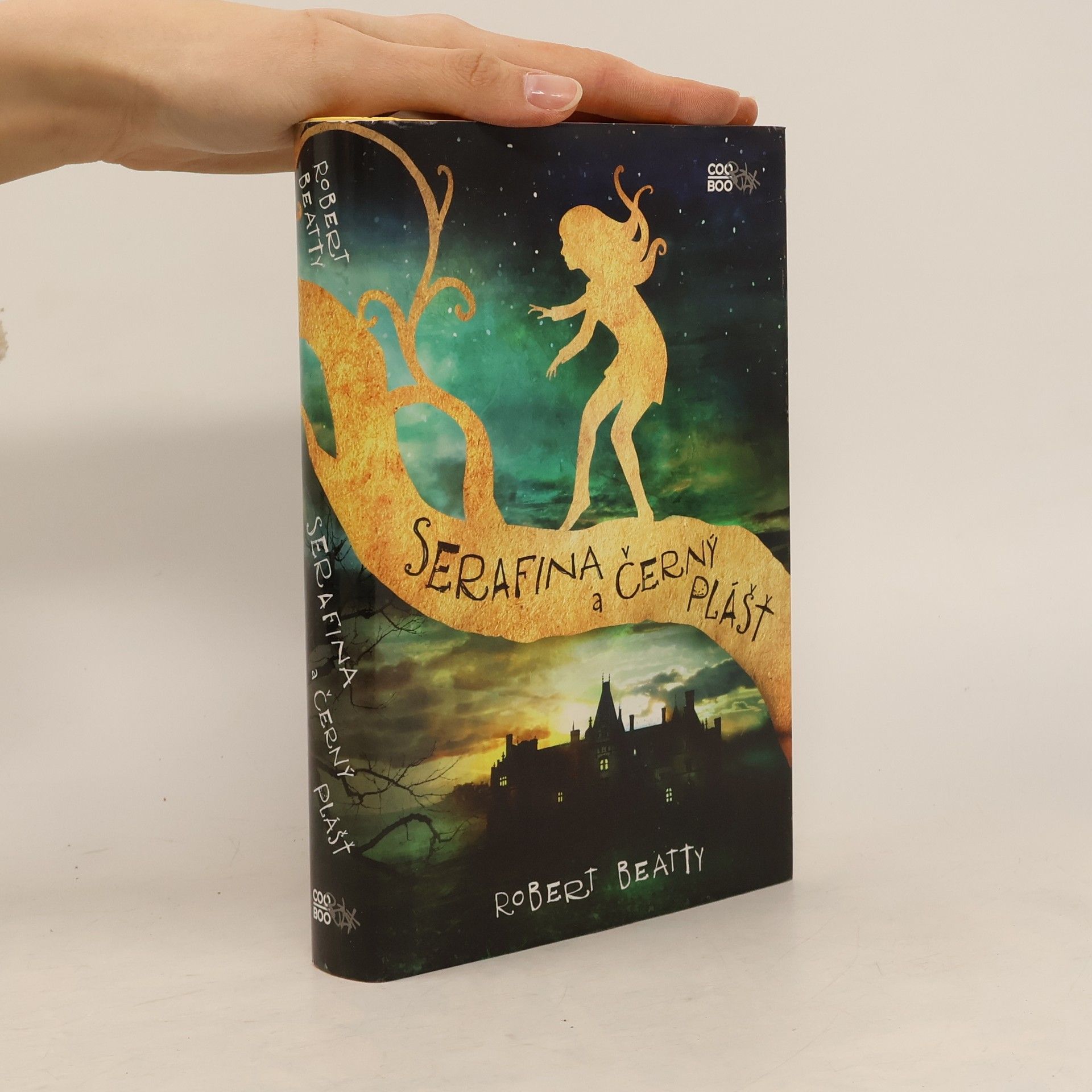 Robert Beatty Serafina a černý plášť