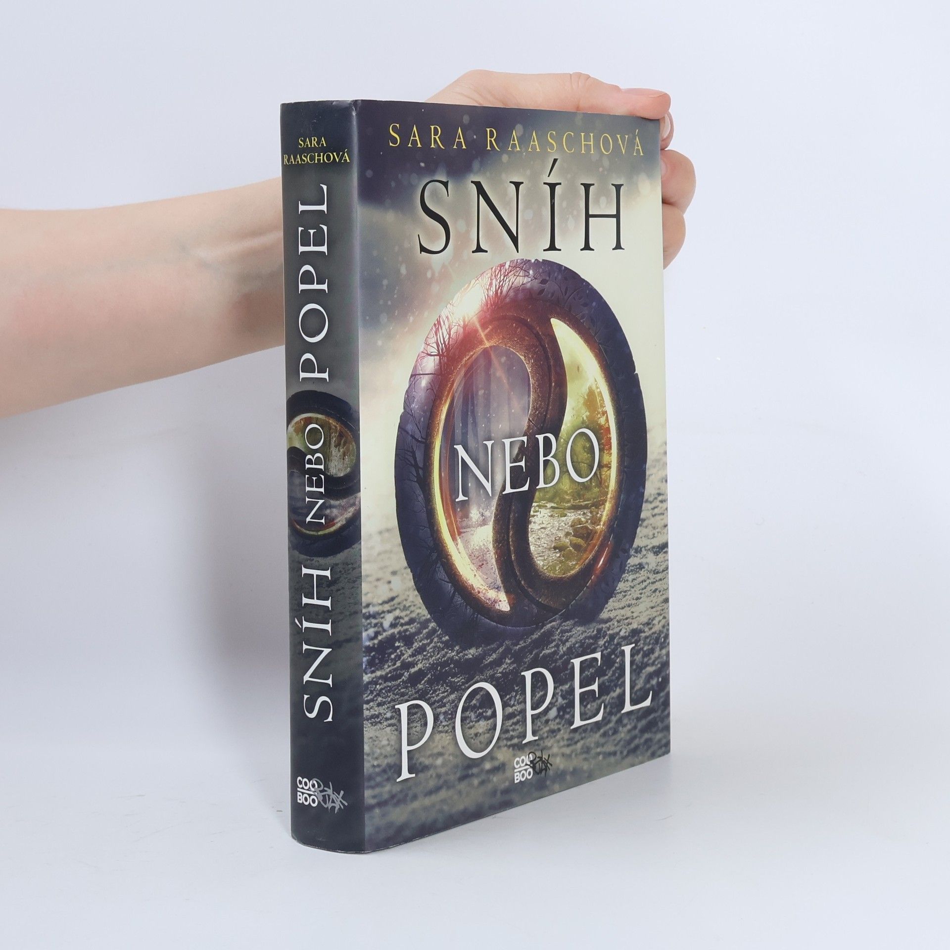 Sara Raash Sníh nebo popel