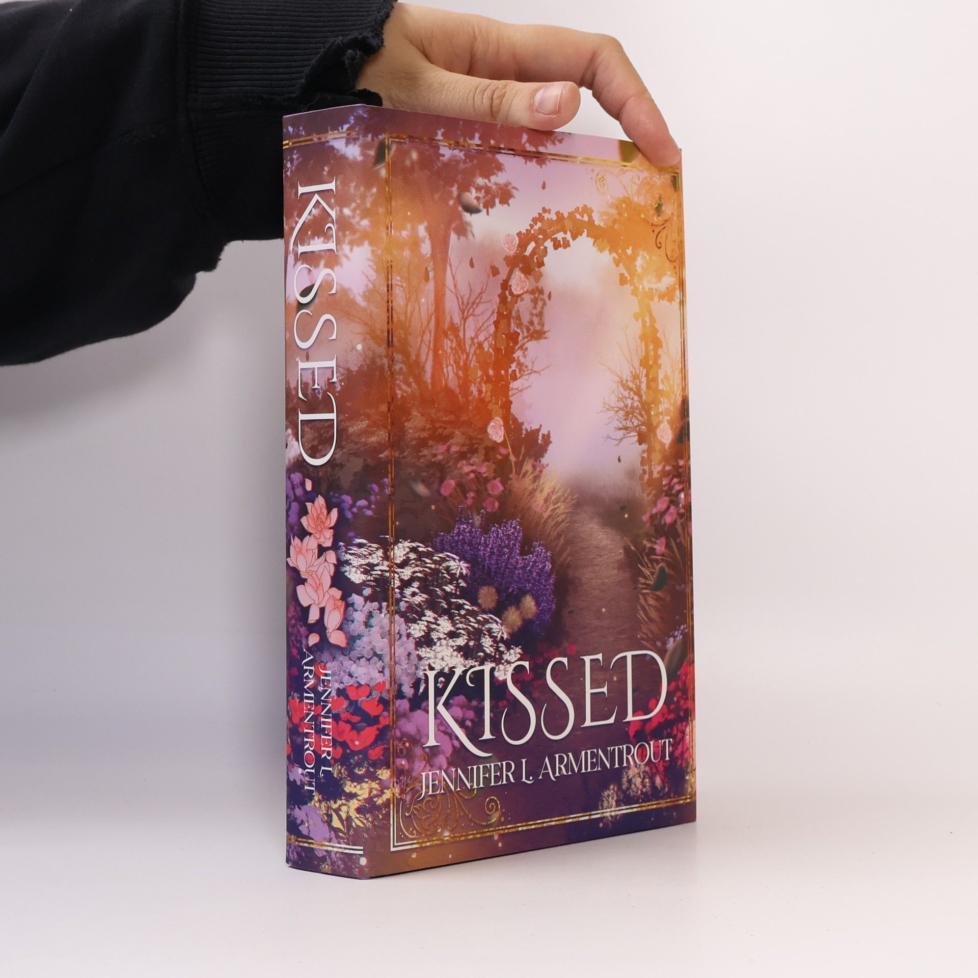 Jennifer Armentrout Kissed