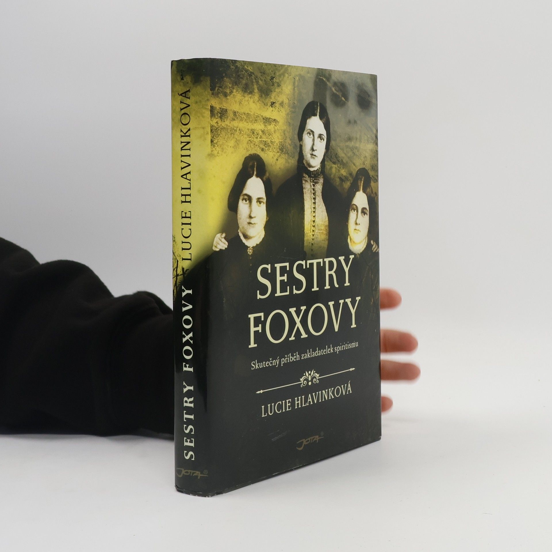 Lucie Hlavinková Sestry Foxovy