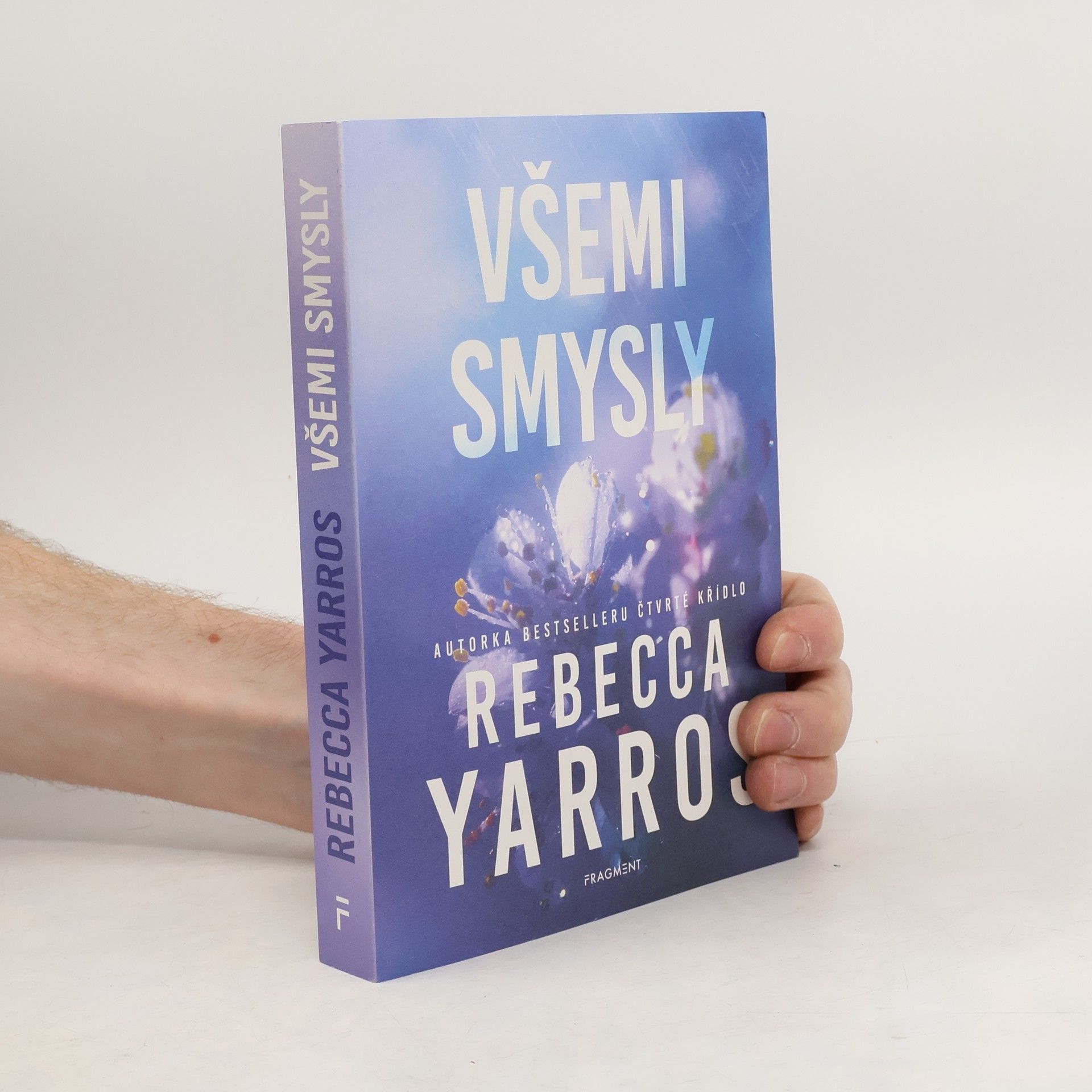 Rebecca Yarros Všemi smysly