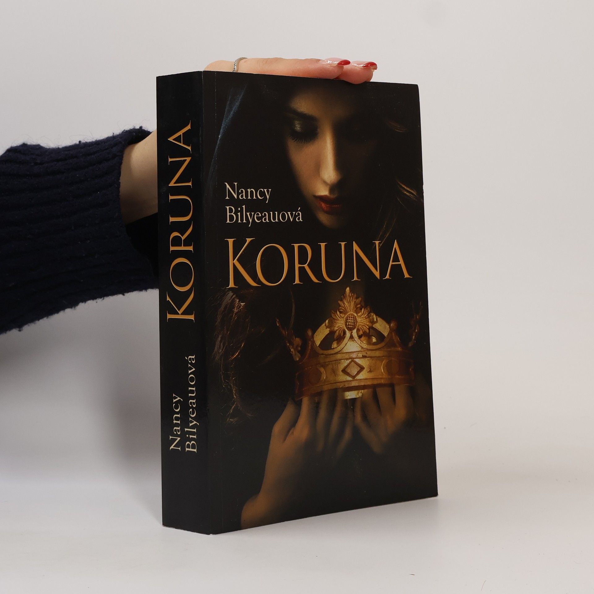 Nancy Bilyeau Koruna