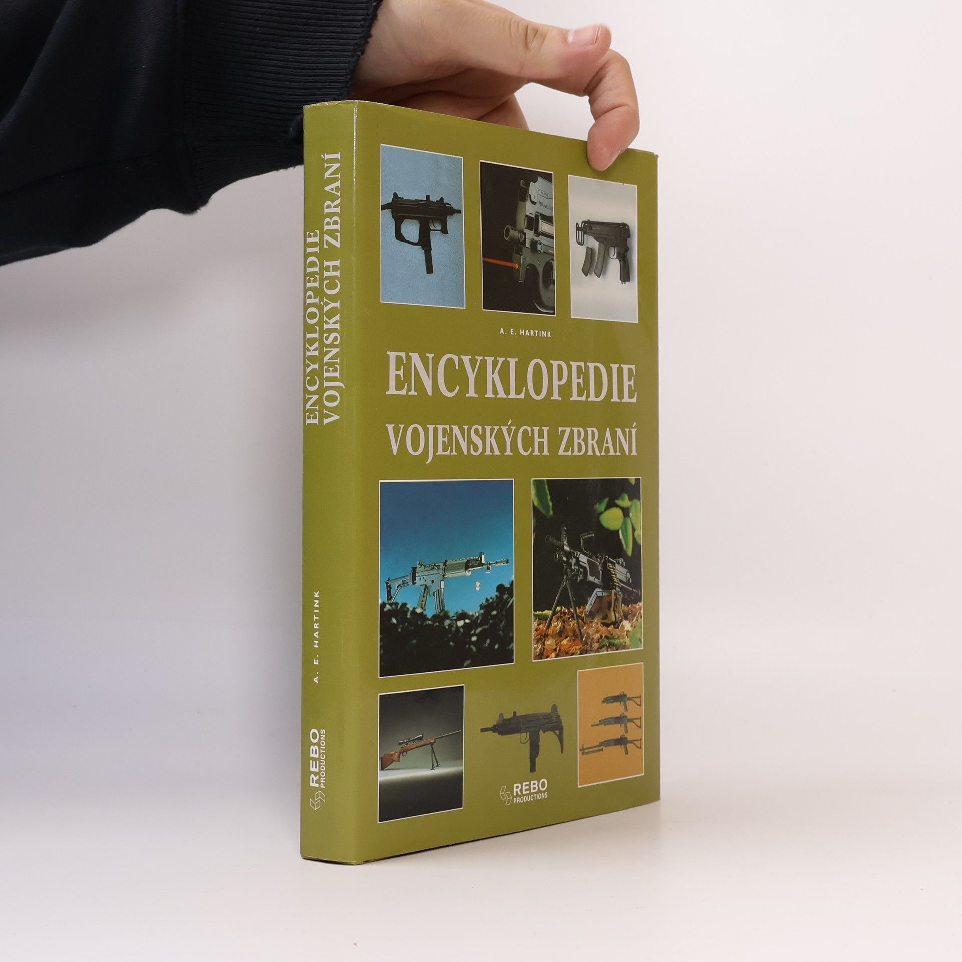 A. E. Hartink Encyklopedie vojenských zbraní