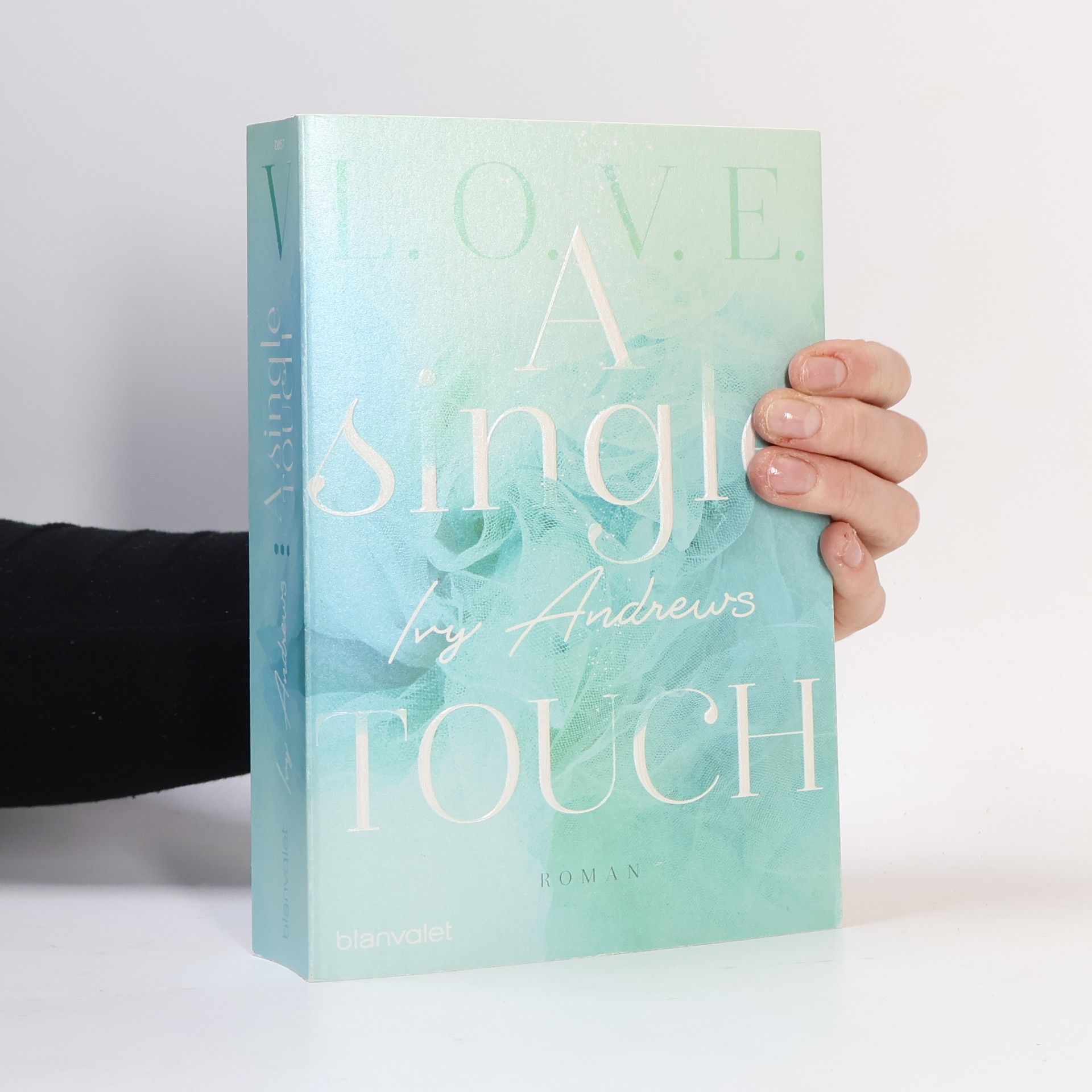 Ivy Andrews L.O.V.E. 3: A single touch