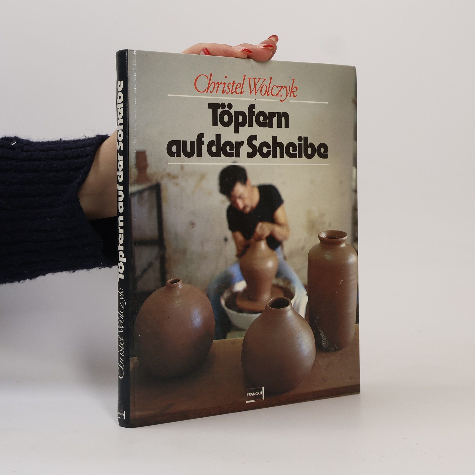 Christel Wolczyk Töpfern auf der Scheibe