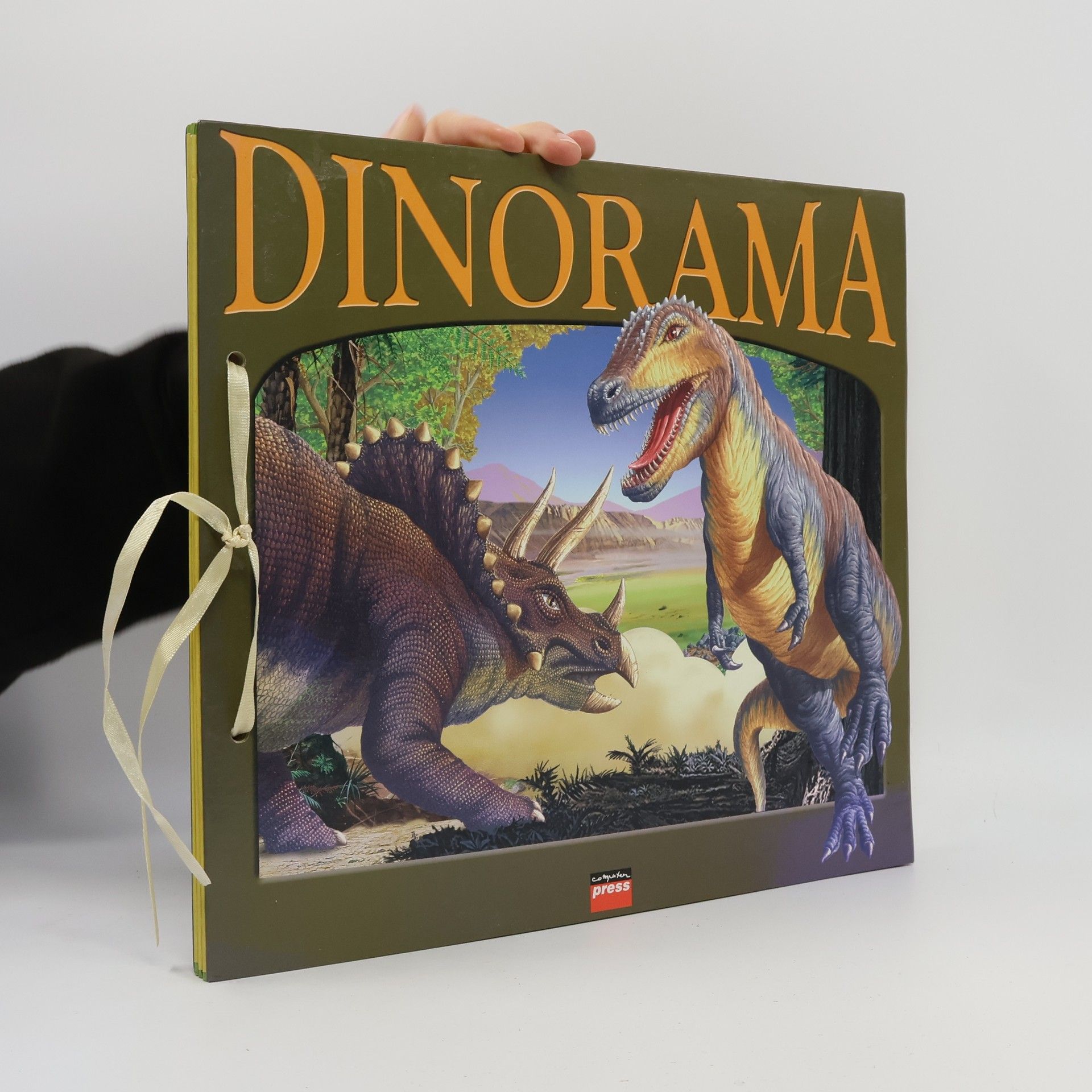 Mike Taylor Dinorama (pop-up leporelo)