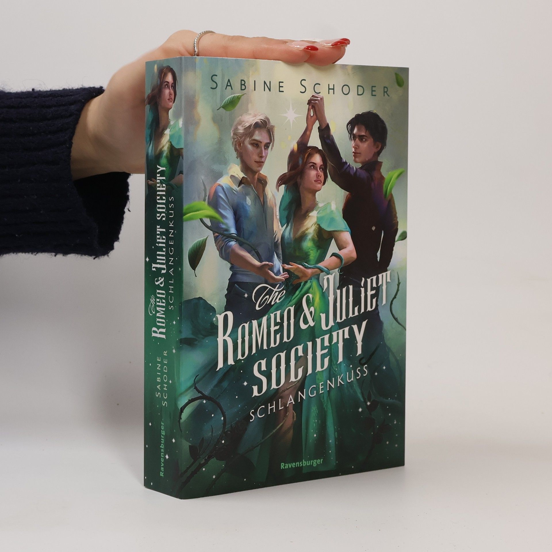 The Romeo and Juliet Society. Schlangenkuss