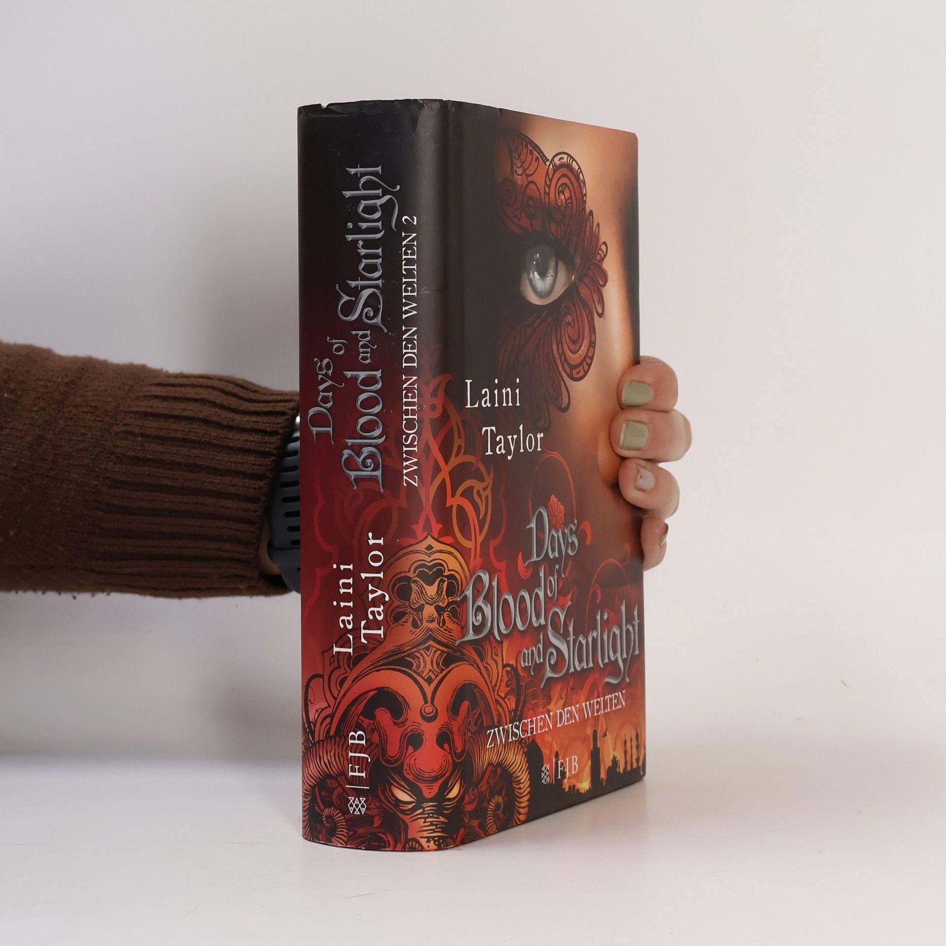Laini Taylor Zwischen den Welten - Days of Blood and Starlight