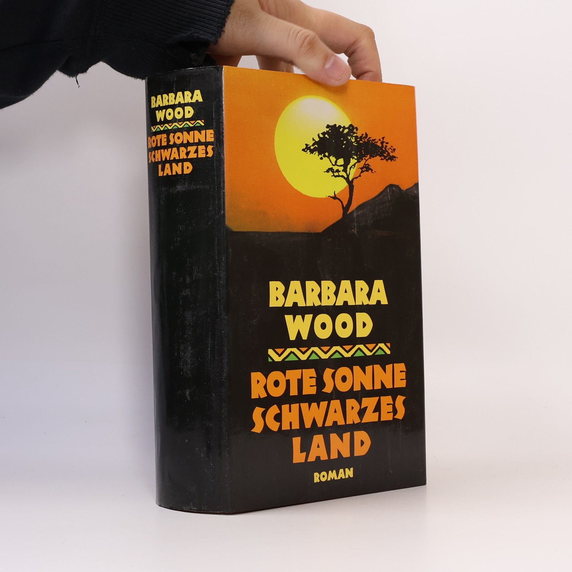 Barbara Wood Rote sonne, Schwarzes land