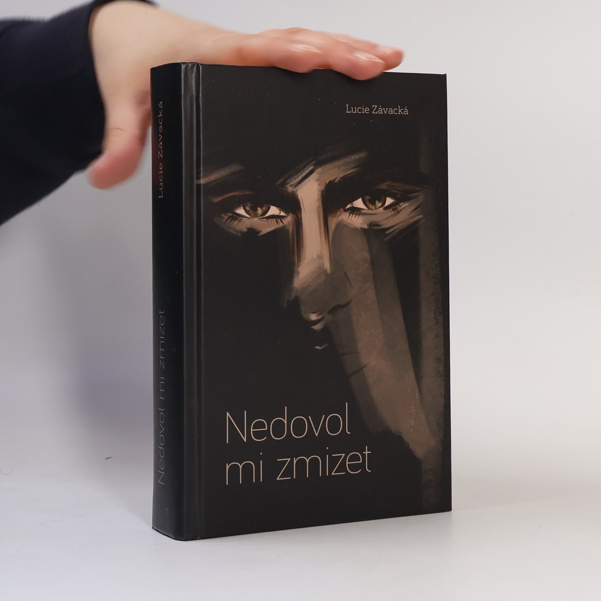 Lucie Závacká Nedovol mi zmizet