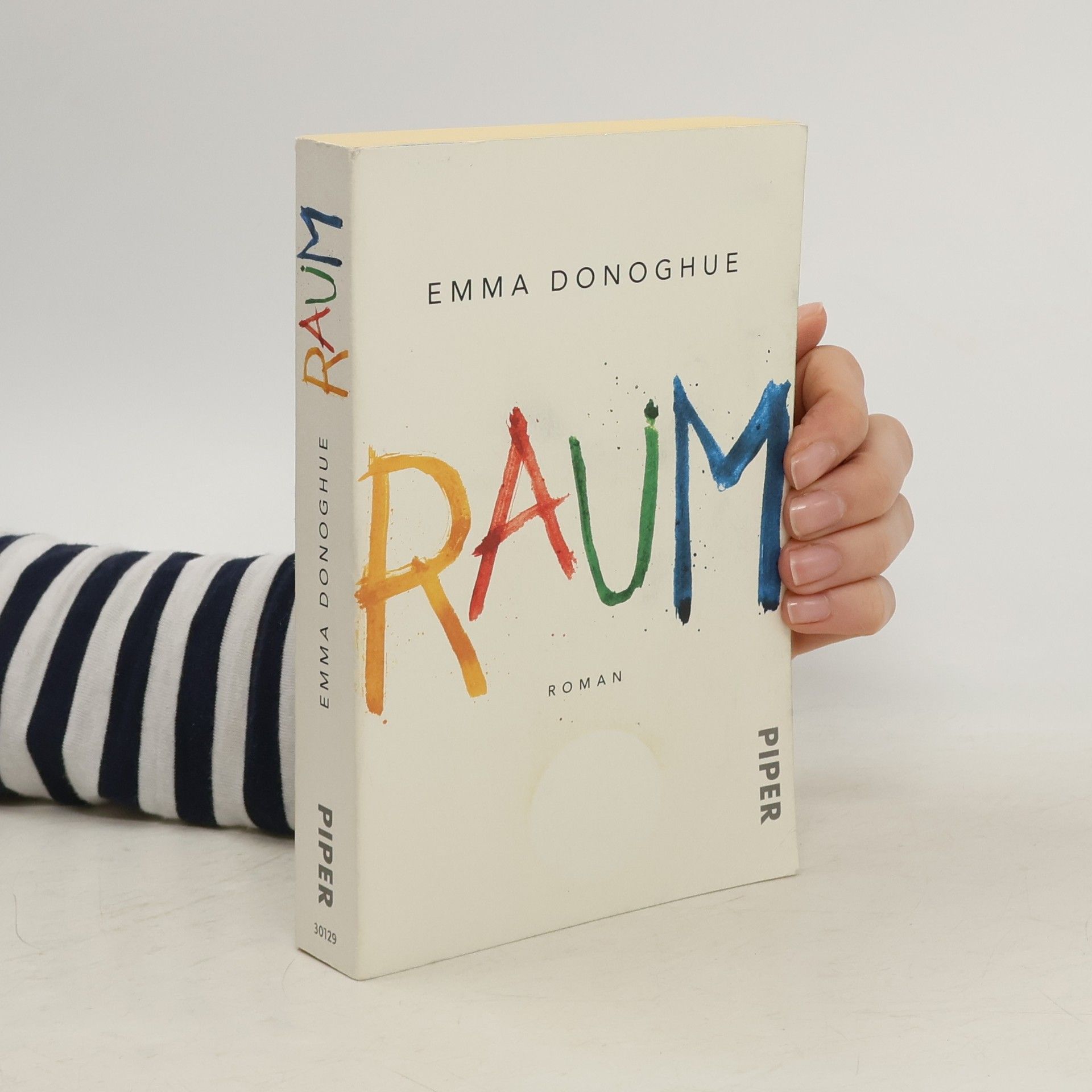Emma Donoghue Raum