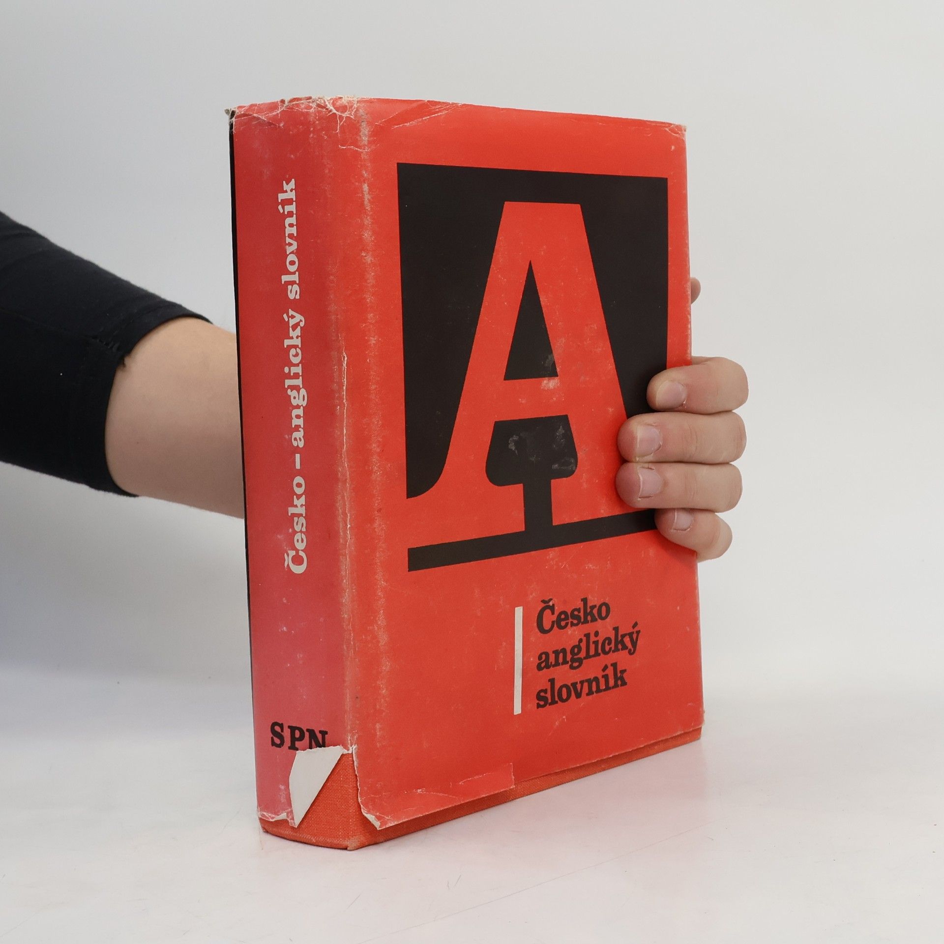 Česko-anglický slovník. Czech-English Dictionary. First Edition.