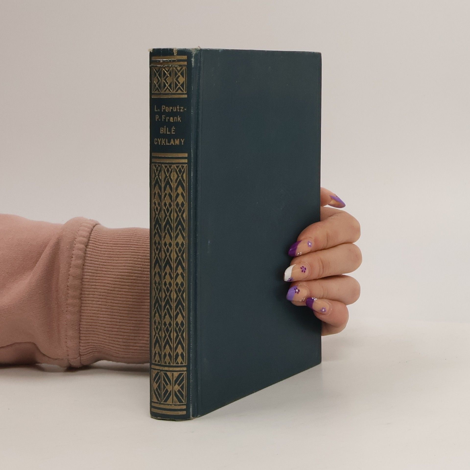 Leo Perutz Bílé cyklamy