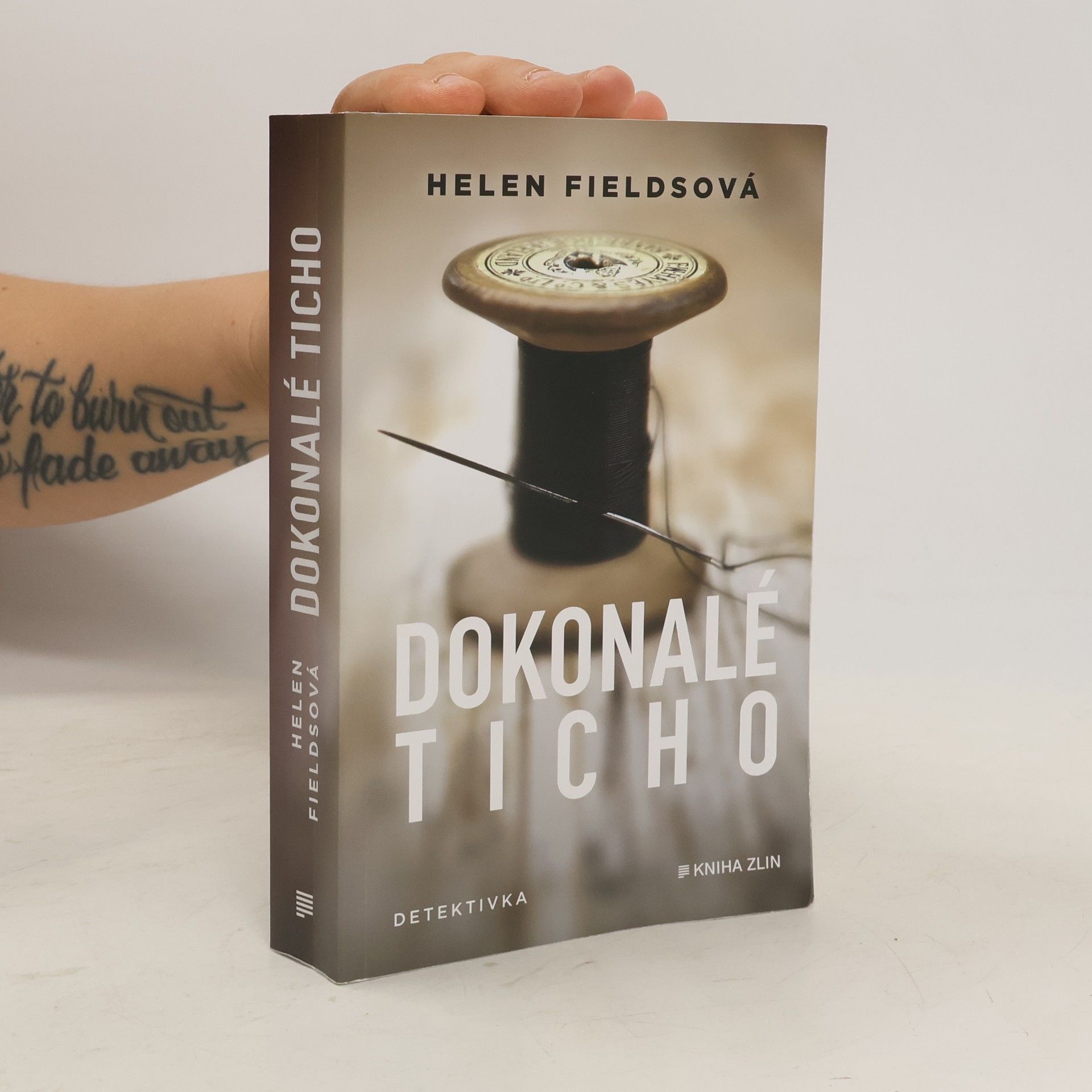 Helen Fields Dokonalé ticho