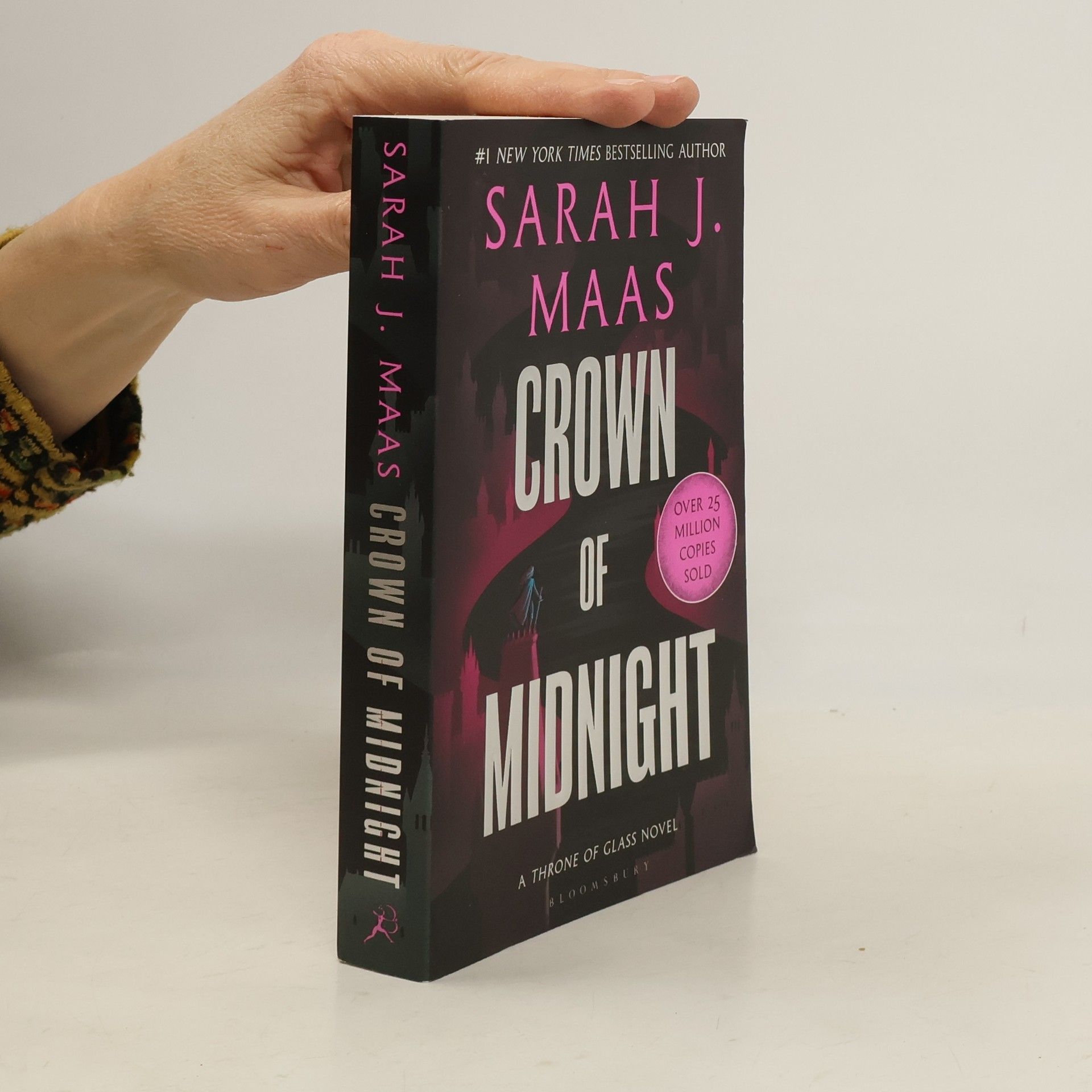 Sarah J. Maasová Crown of midnight