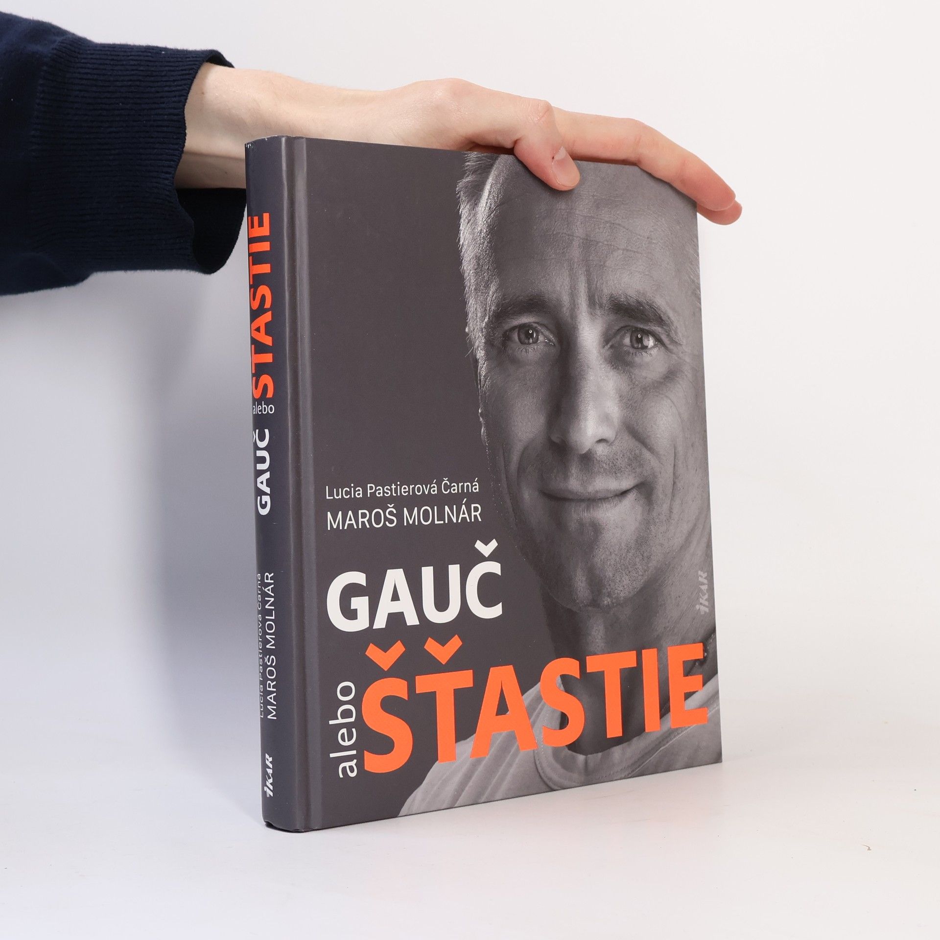 Lucia Pastierová Čarná Gauč alebo šťastie