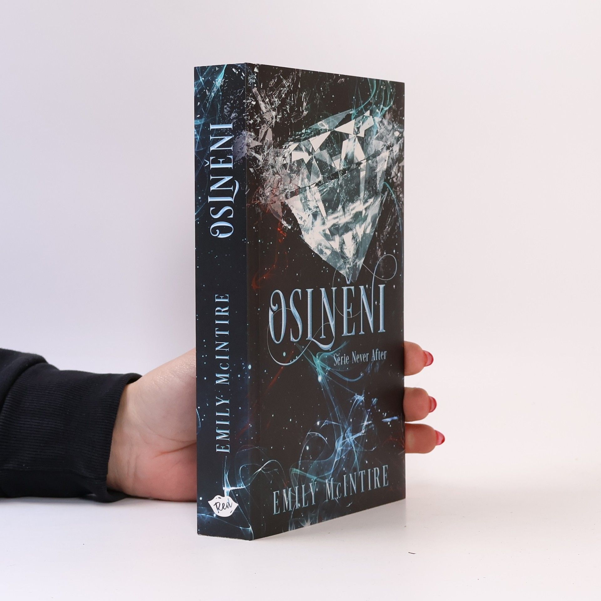 Emily McIntire Oslněni