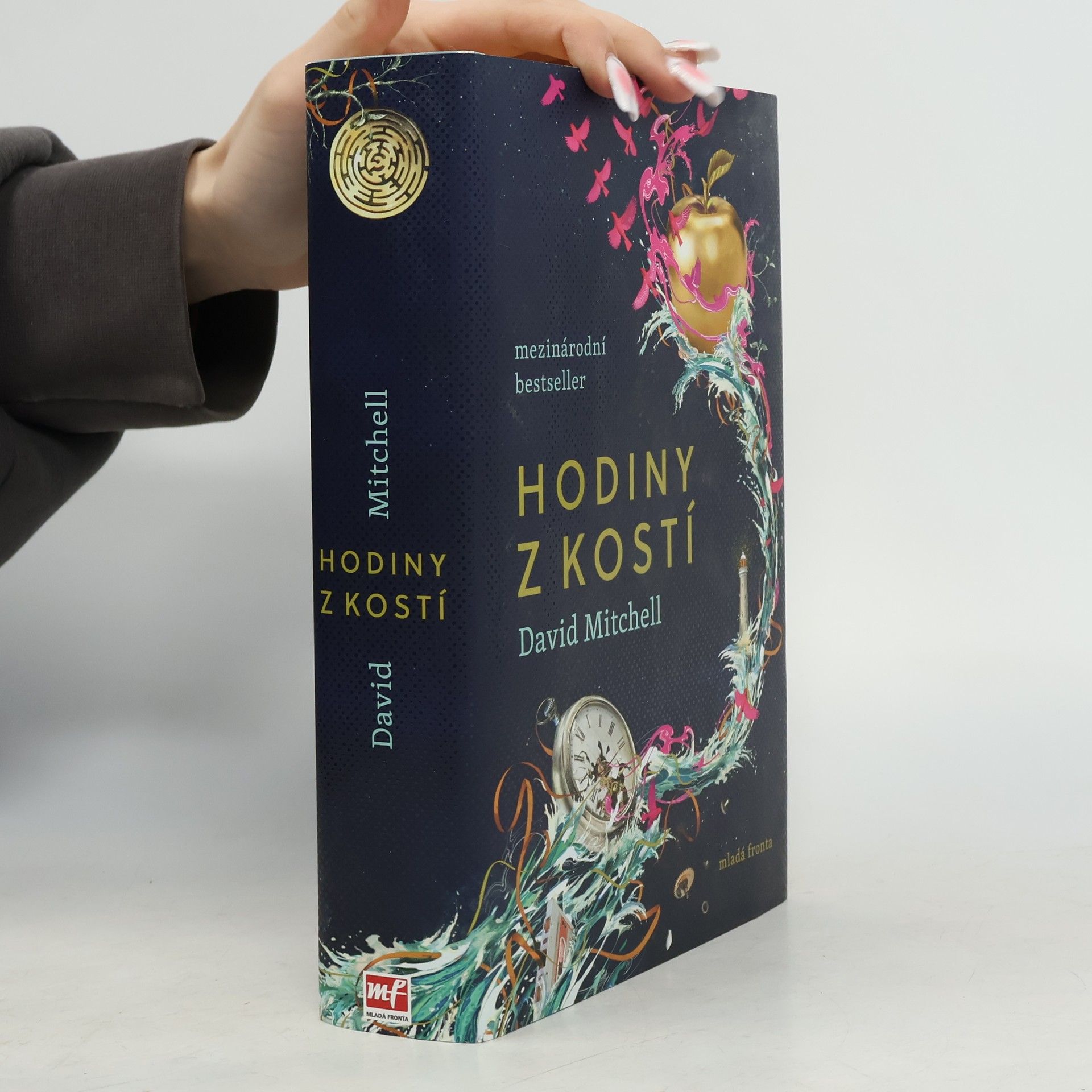 David Mitchell Hodiny z kostí