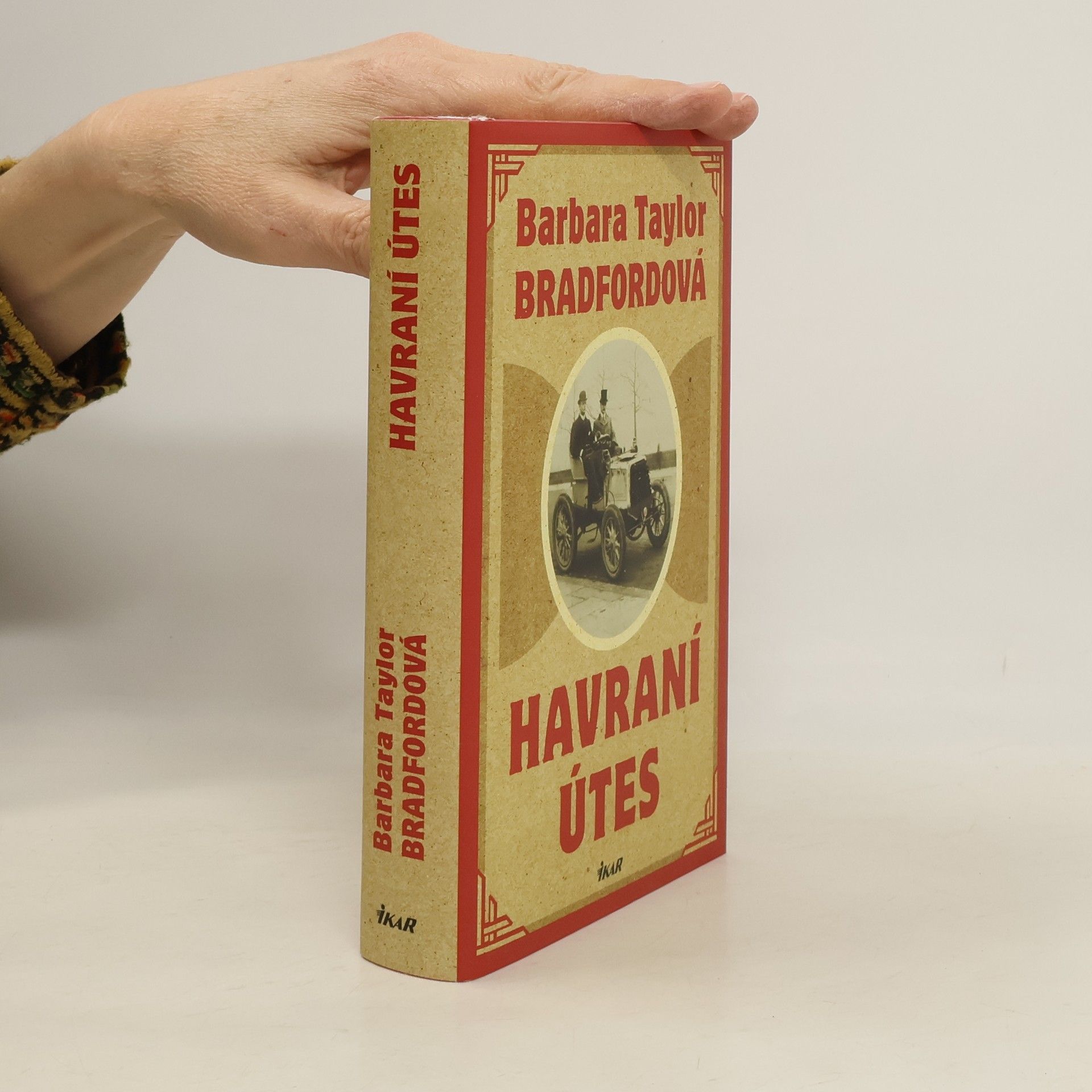 Barbara Taylor Bradfordová Havraní útes