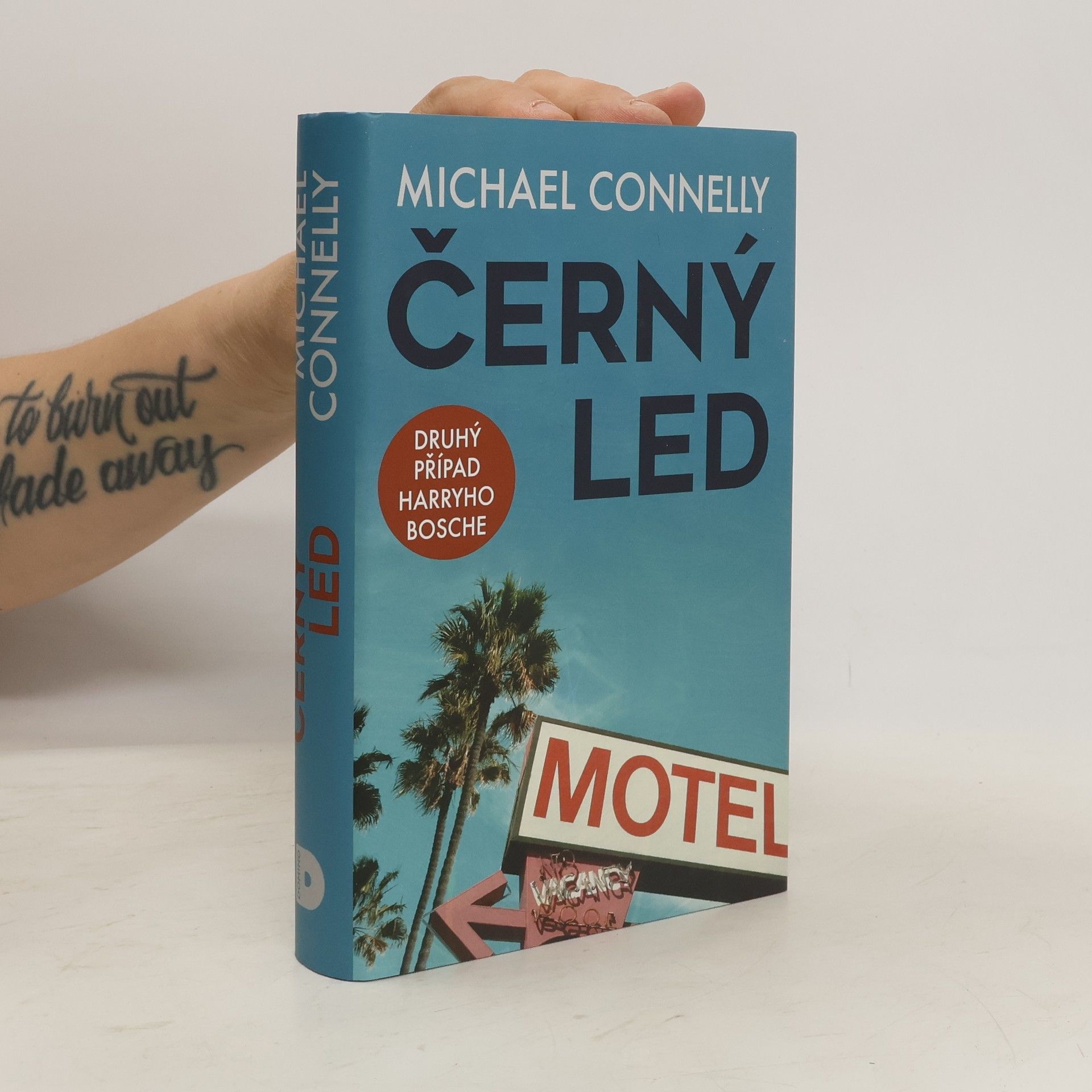 Michael Connelly Černý led