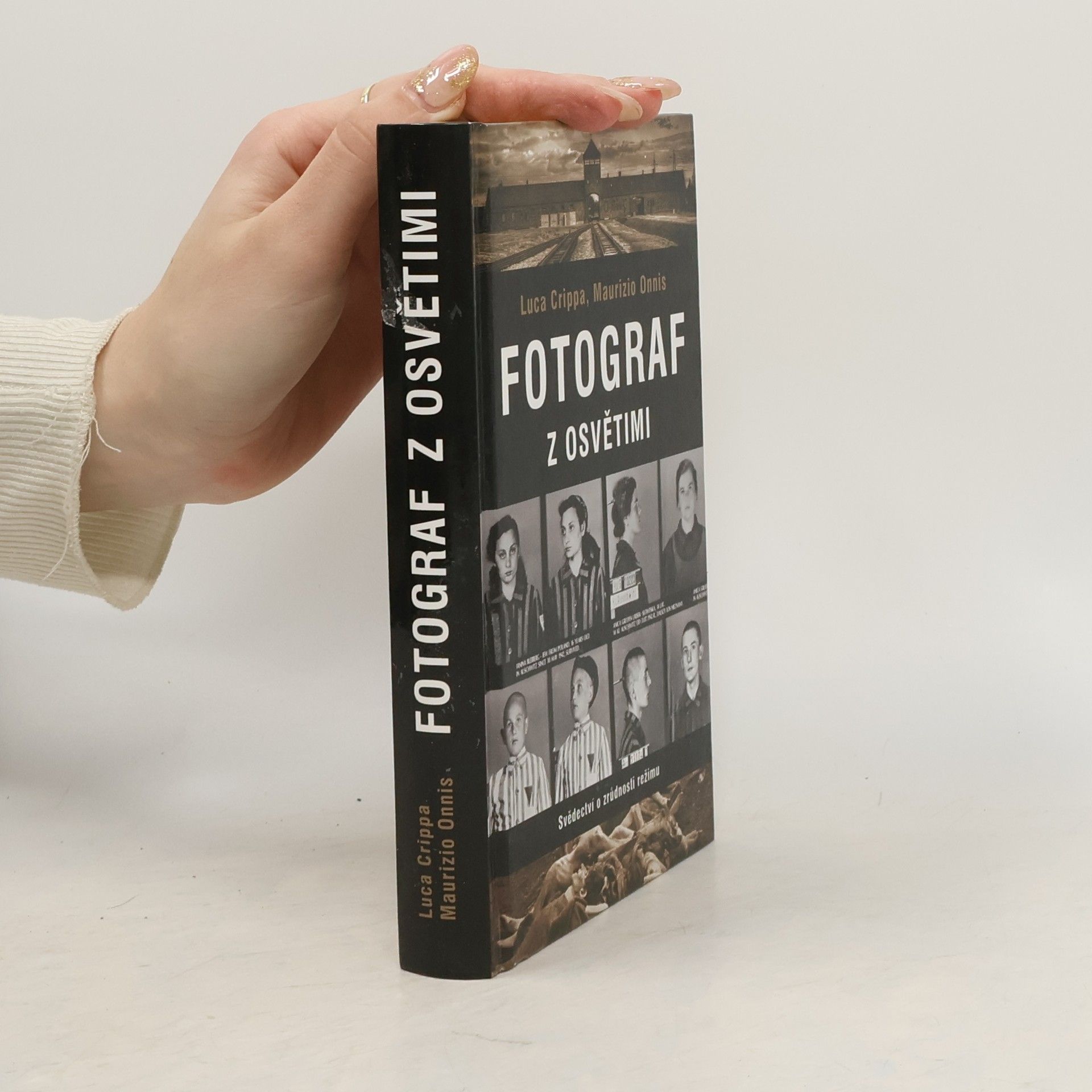 Luca Crippa Fotograf z Osvětimi