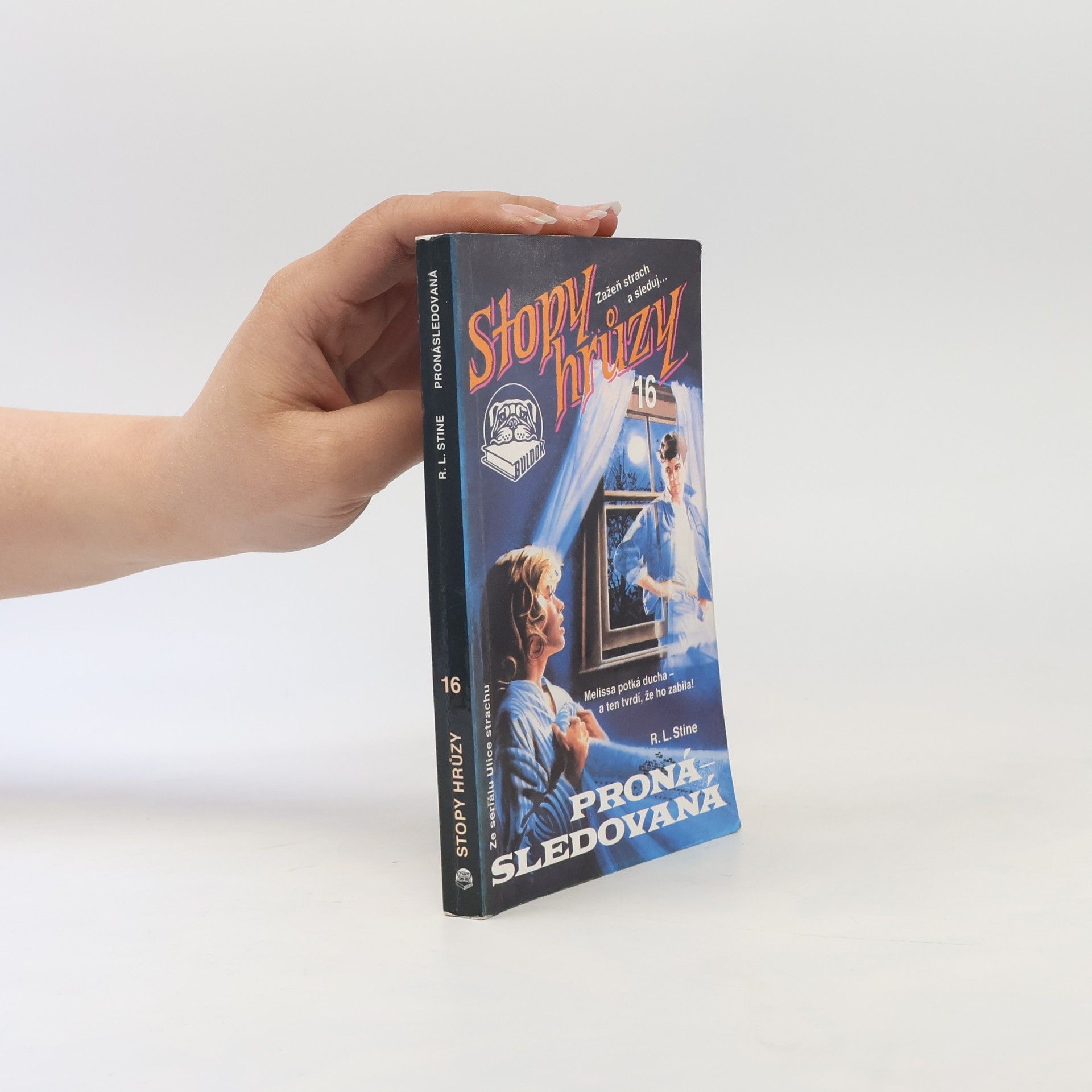 R. L. Stine Pronásledovaná. Stopy hrůzy 16