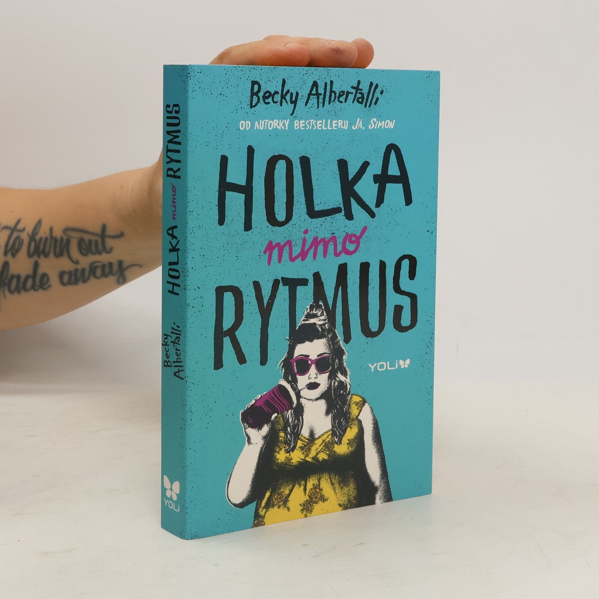Becky Albertalli Holka mimo rytmus