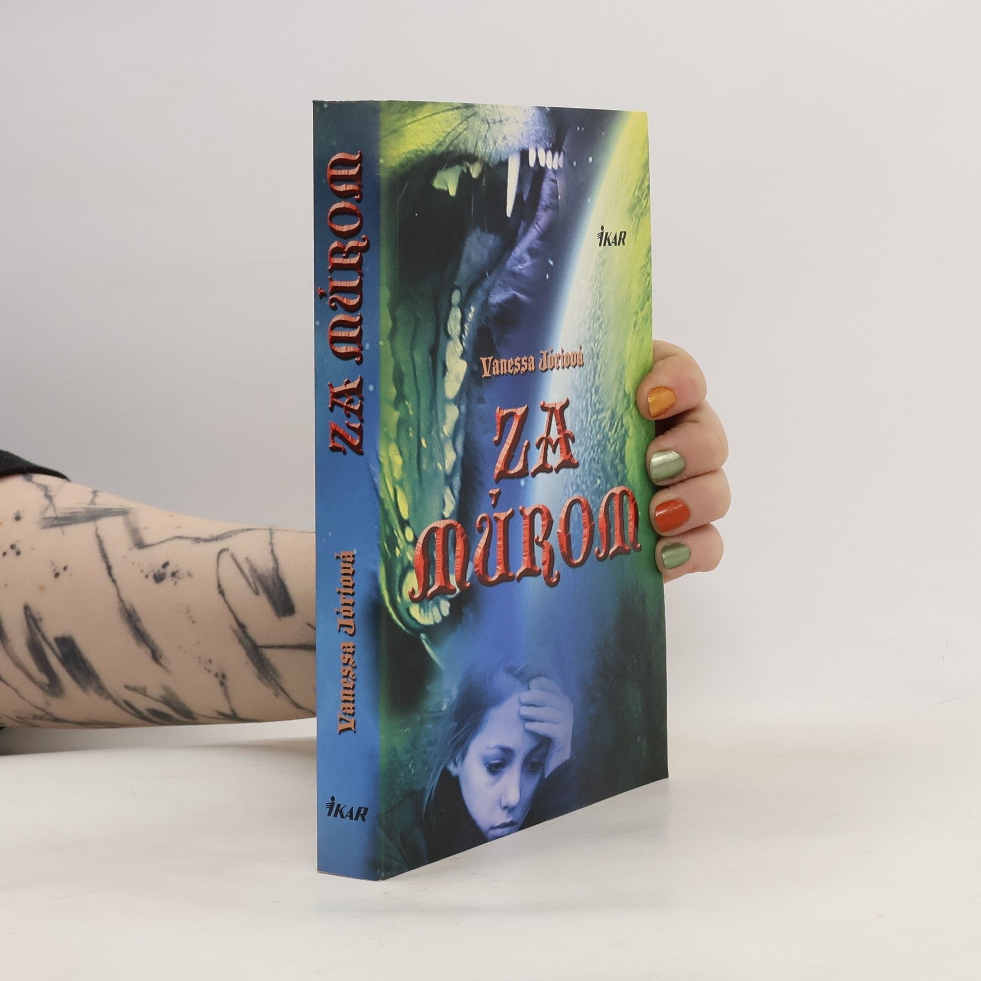 Vanessa Jóriová Za múrom