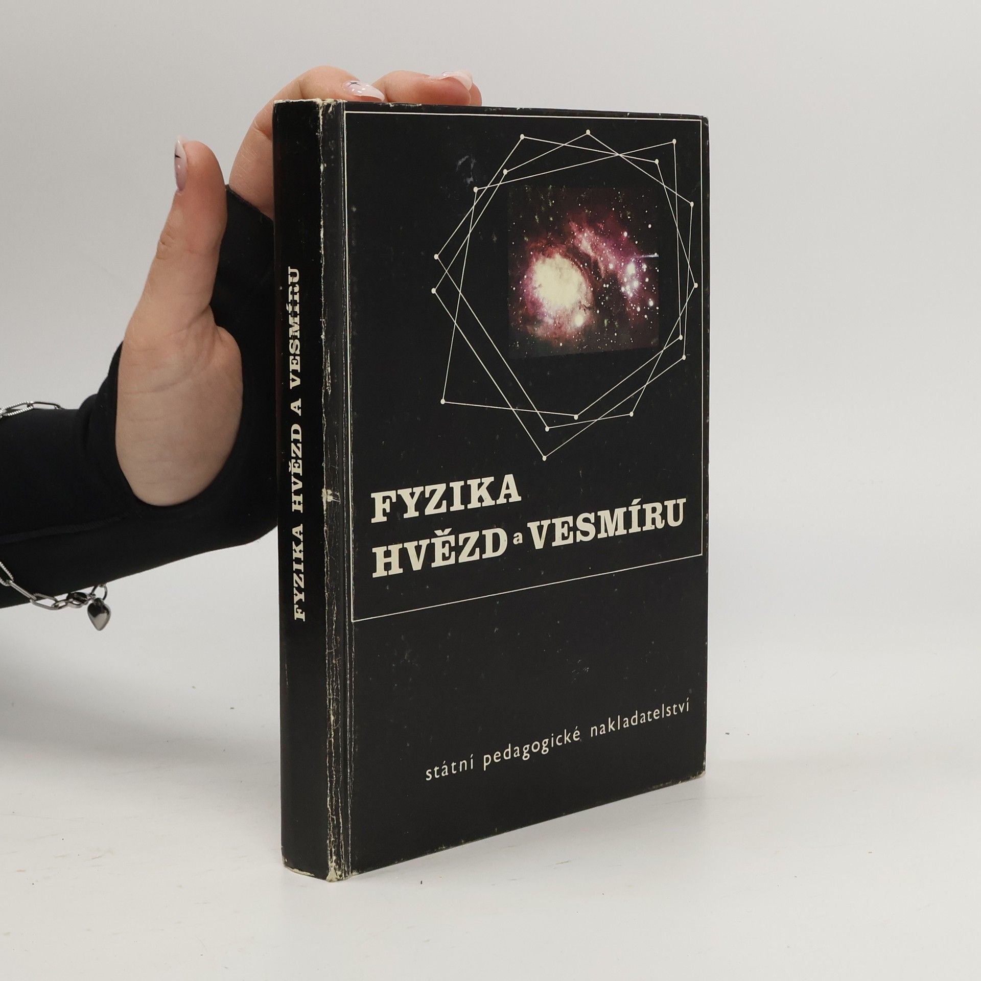 Martin Šolc Fyzika hvězd a vesmíru