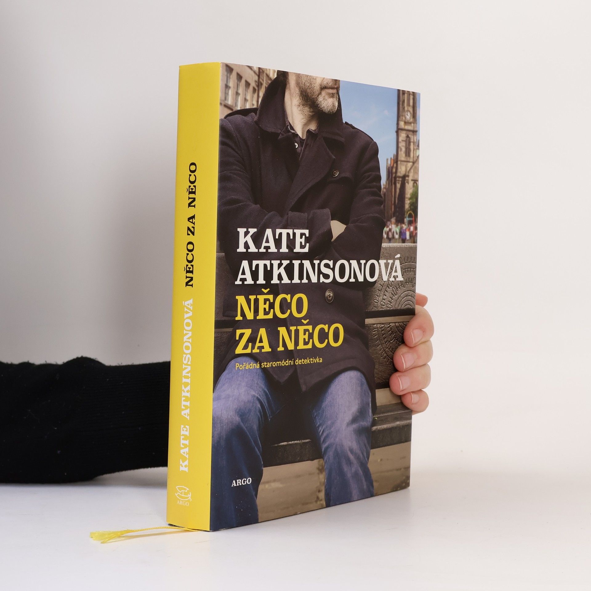 Kate Atkinson Něco za něco : pořádná staromódní detektivka