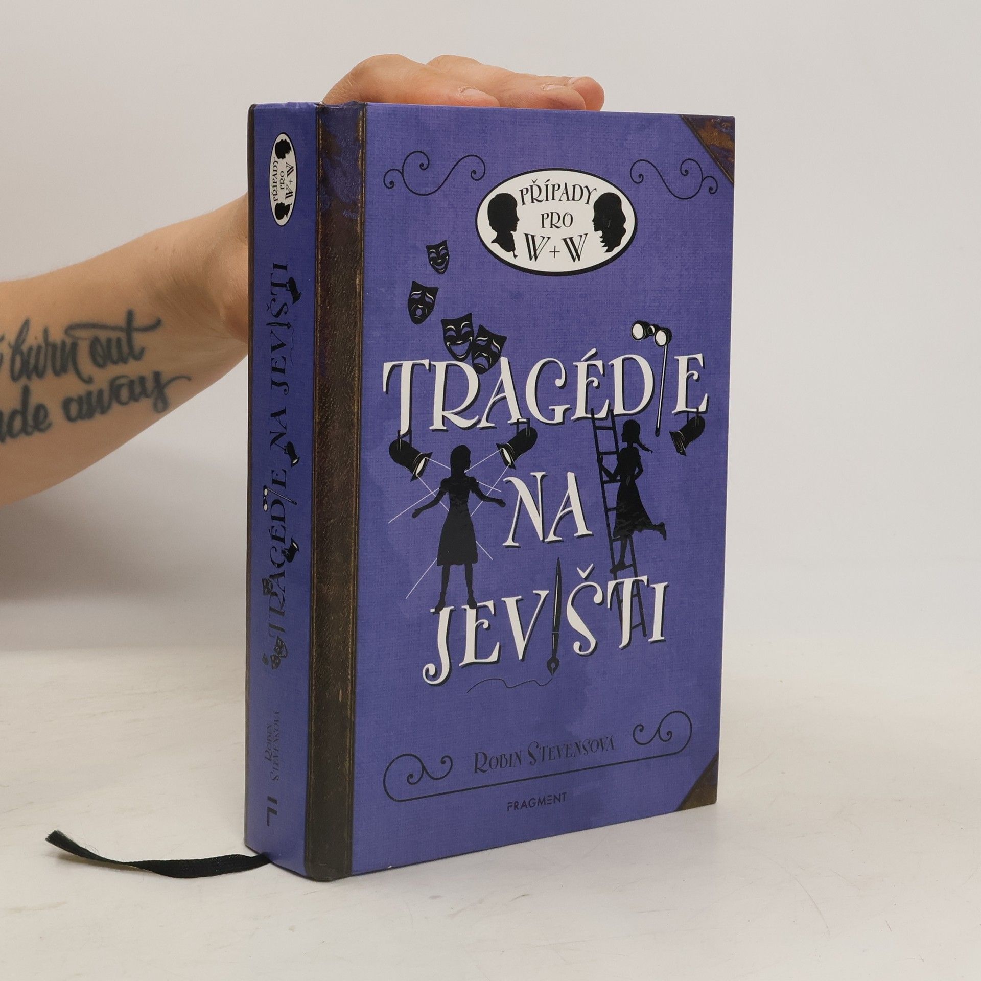 Robin Stevens Tragédie na jevišti