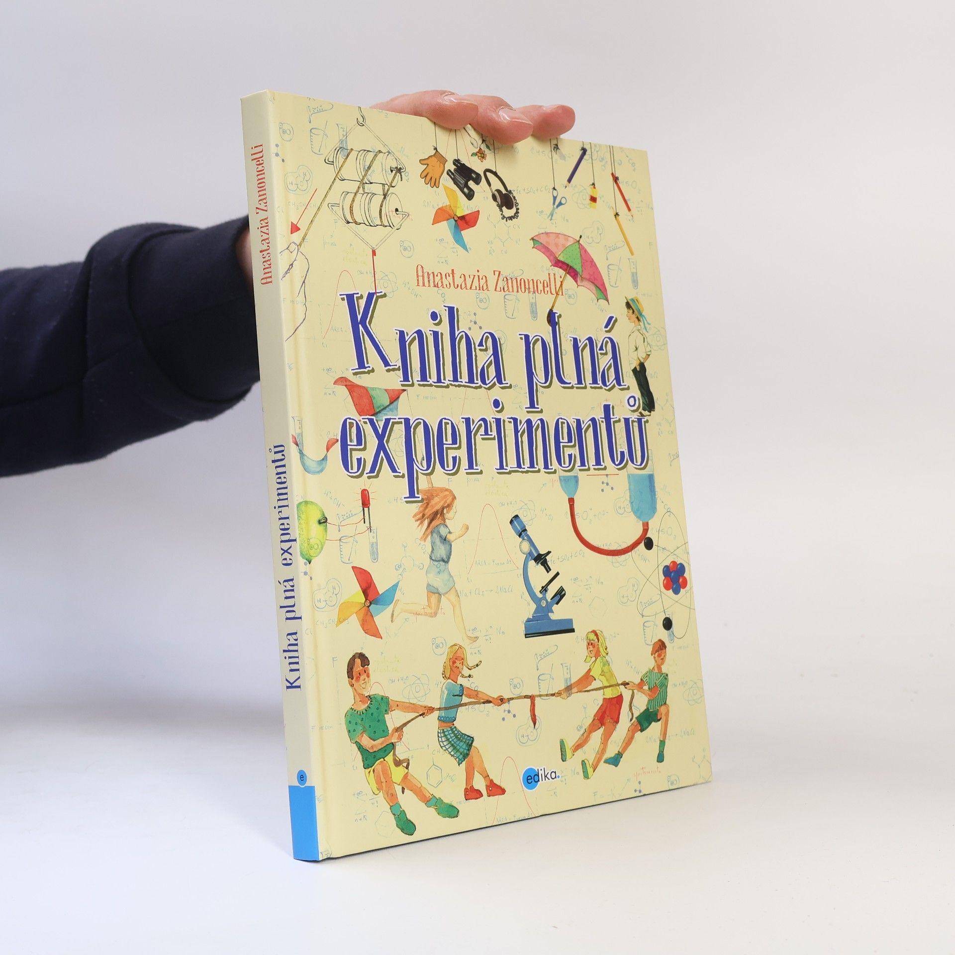 Anastasia Zanoncelli Kniha plná experimentů