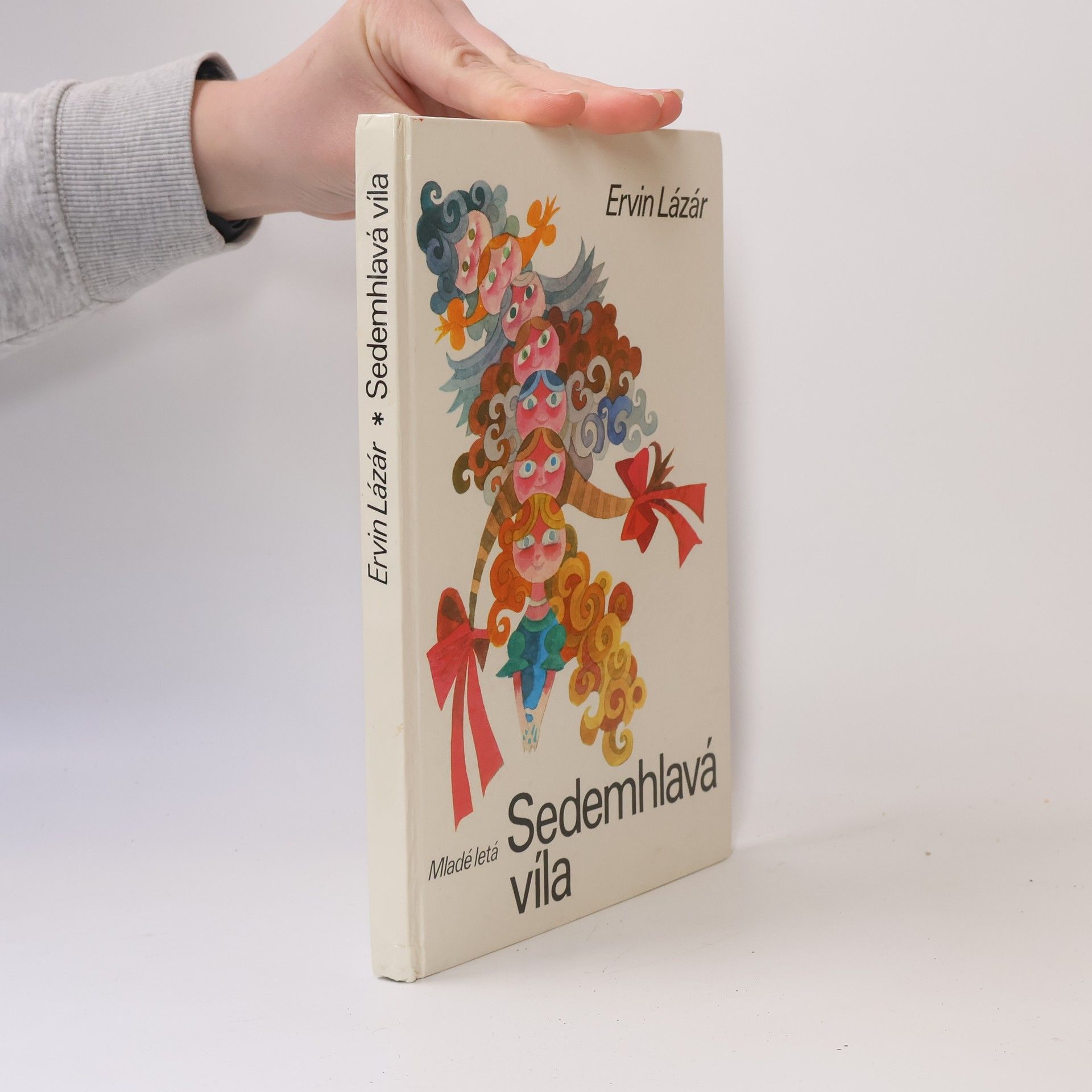 Ervin Lázár Sedemhlavá víla