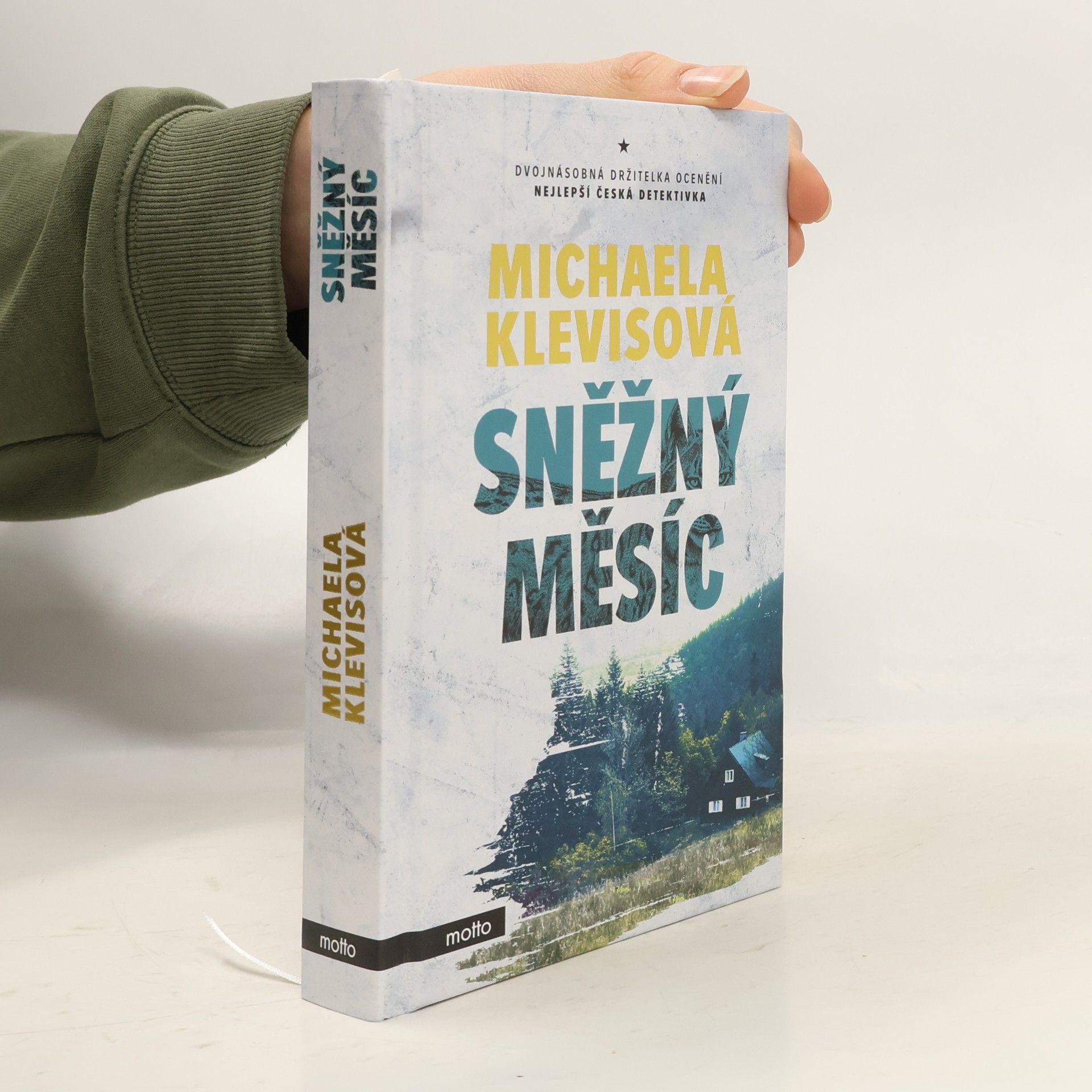 Michaela Klevisová Sněžný měsíc