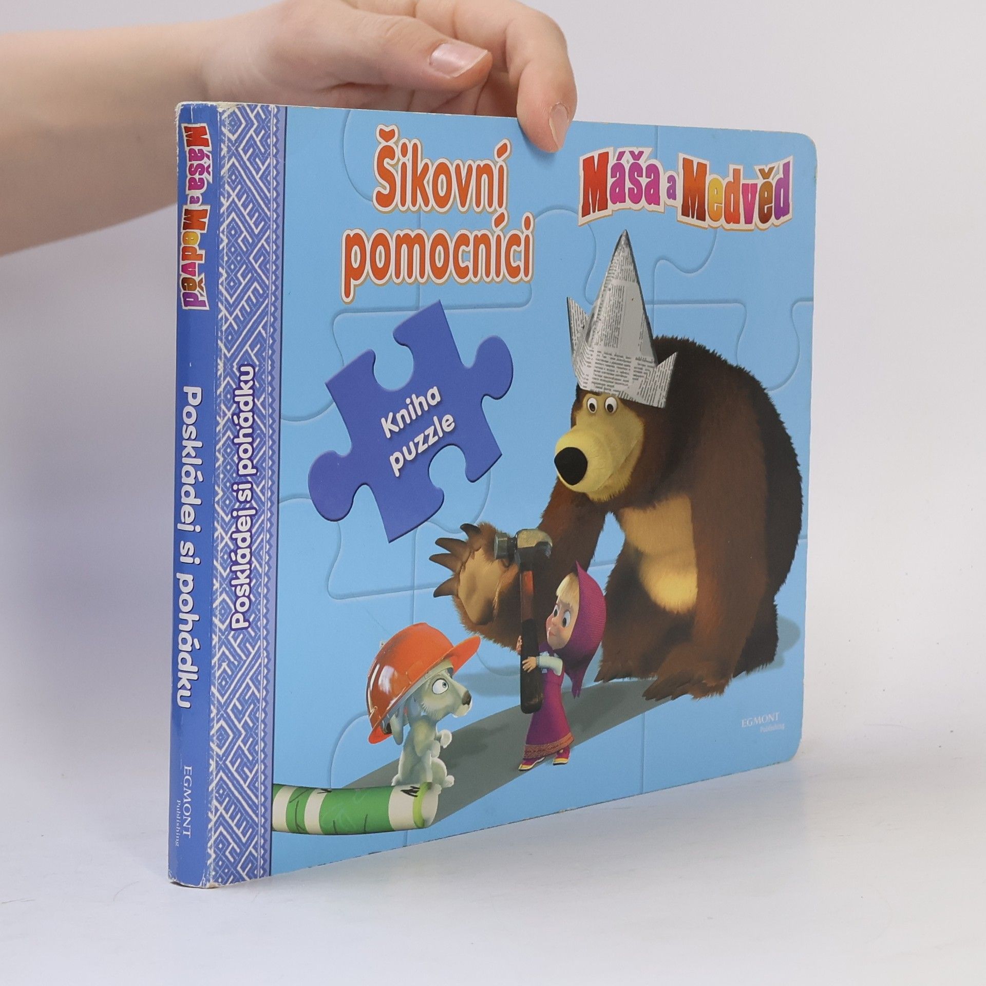 Oleg Kuzovkov Máša a medvěd : kniha puzzle. Šikovní pomocníci