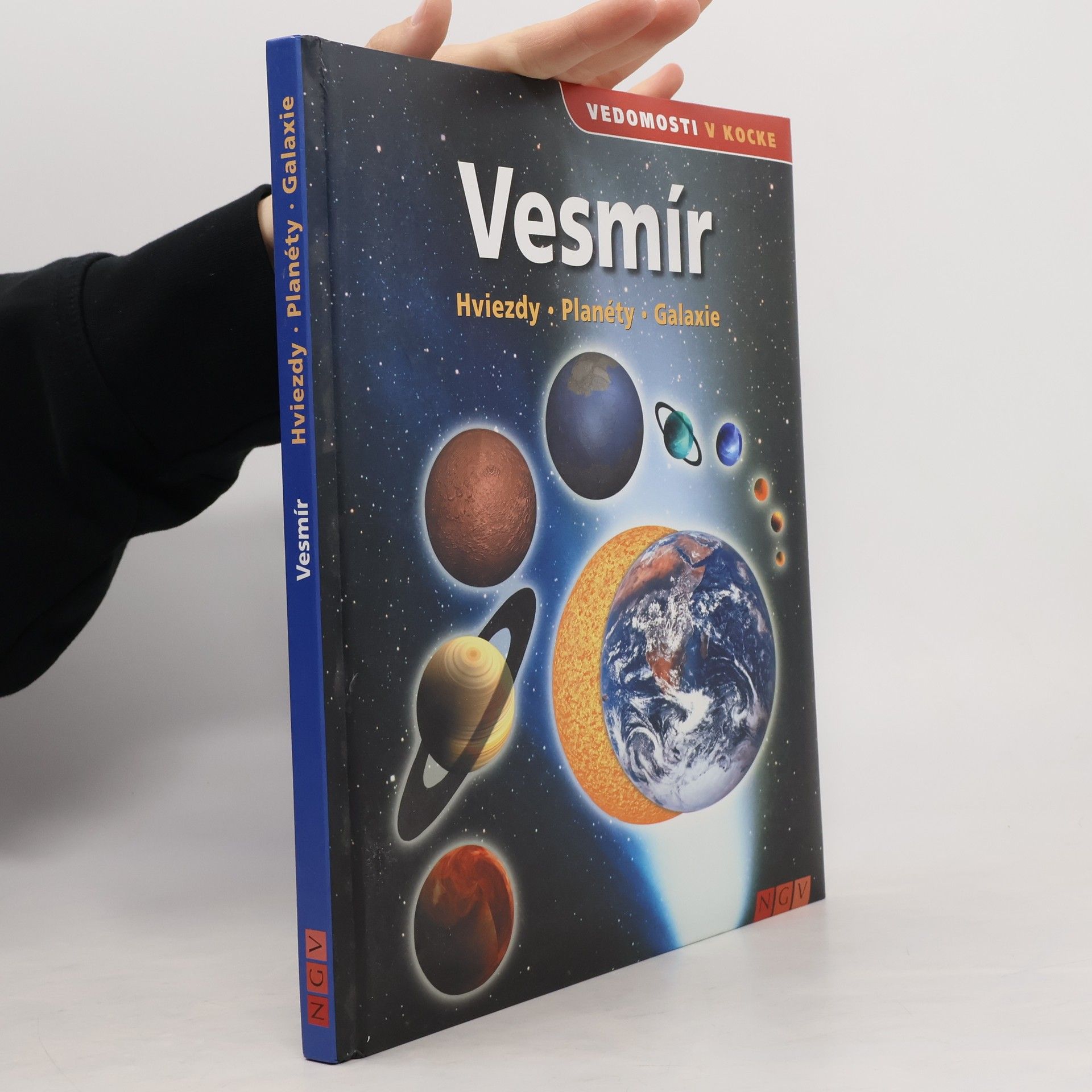 Collectif d'auteurs Vesmír. Hviezdy. Planéty. Galaxie