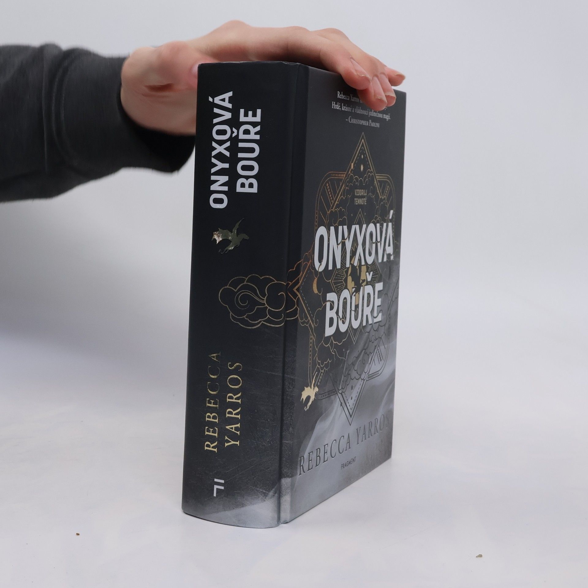 Rebecca Yarros Onyxová bouře