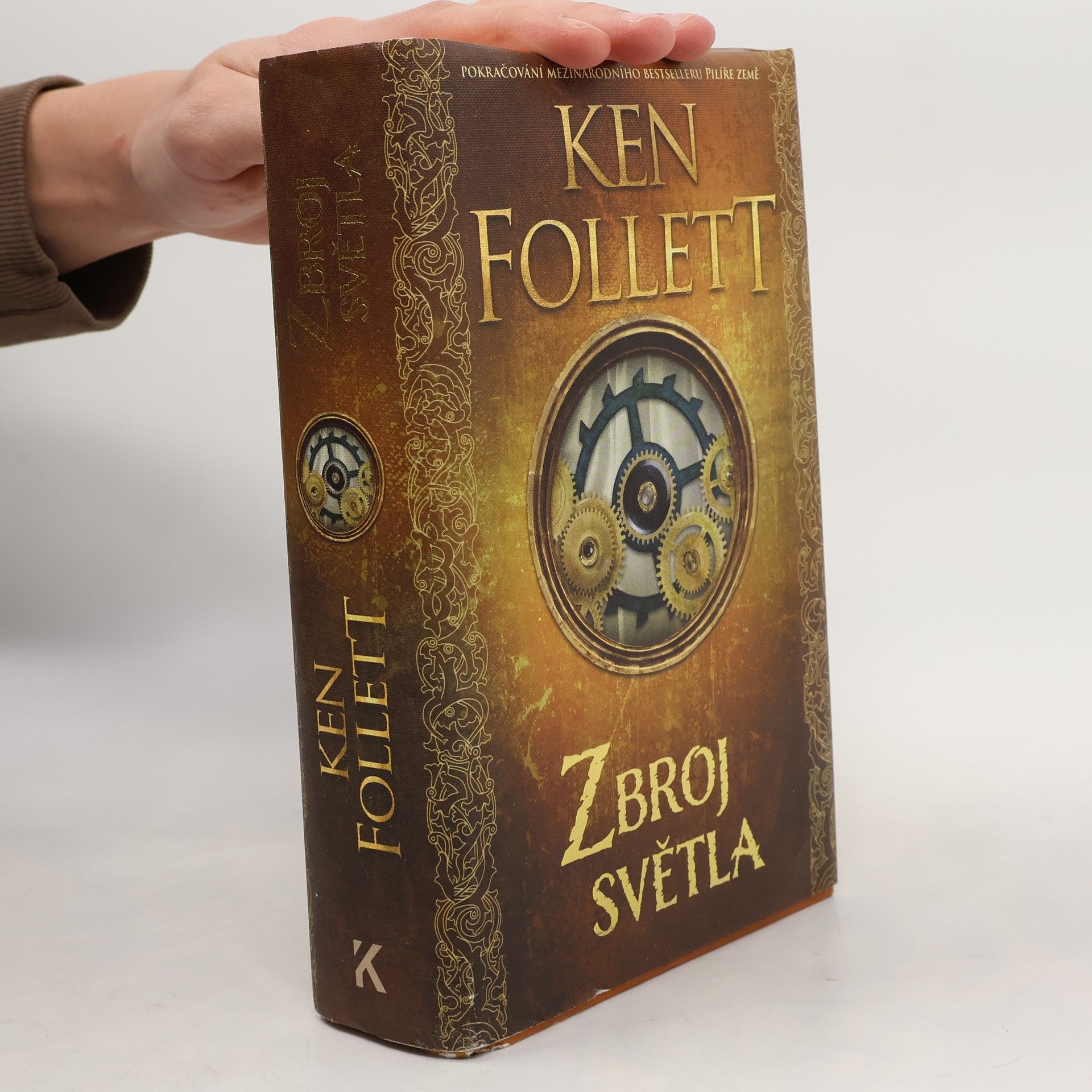 Ken Follett Zbroj světla