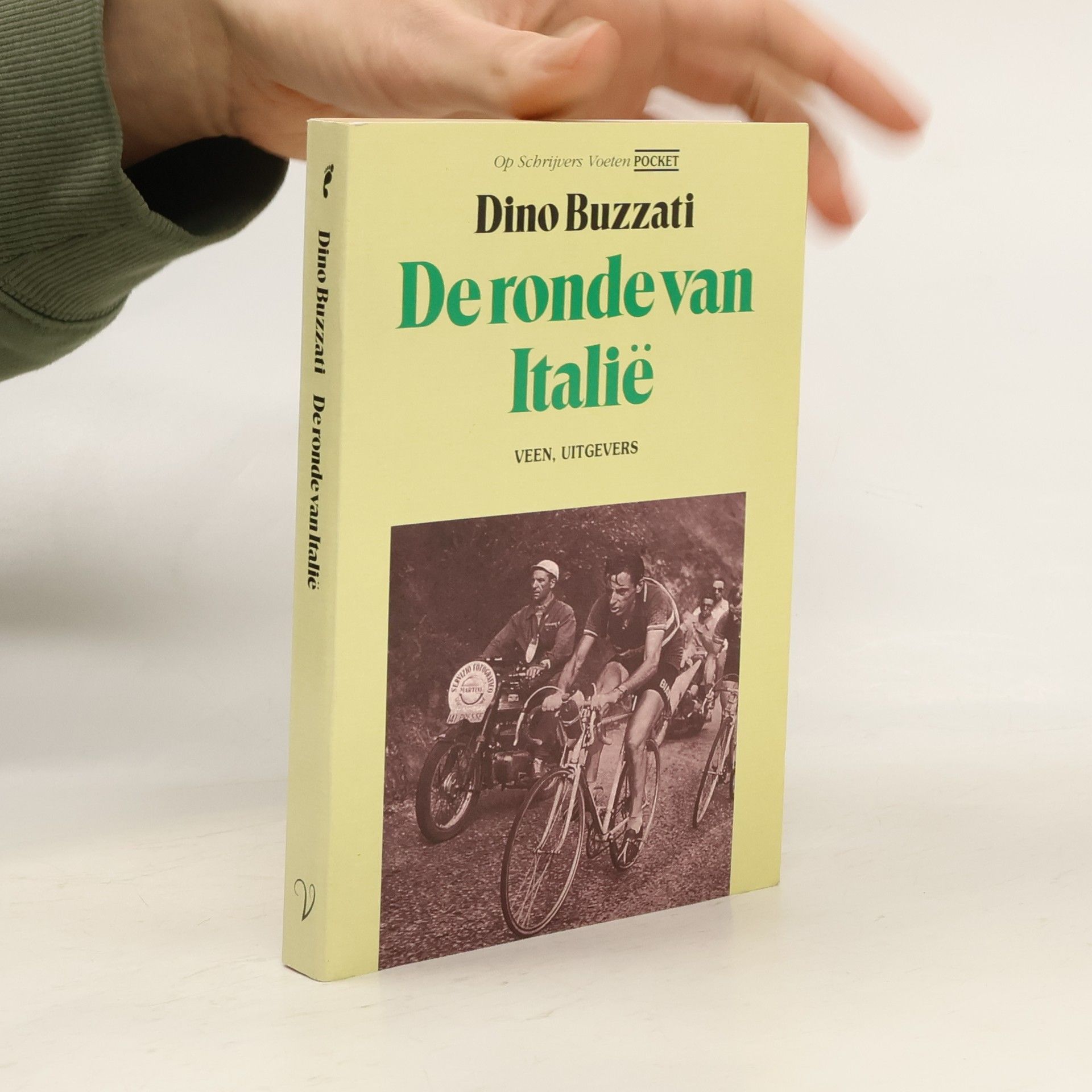 Dino Buzzati Op schrijvers voeten pocket: De ronde van Italië
