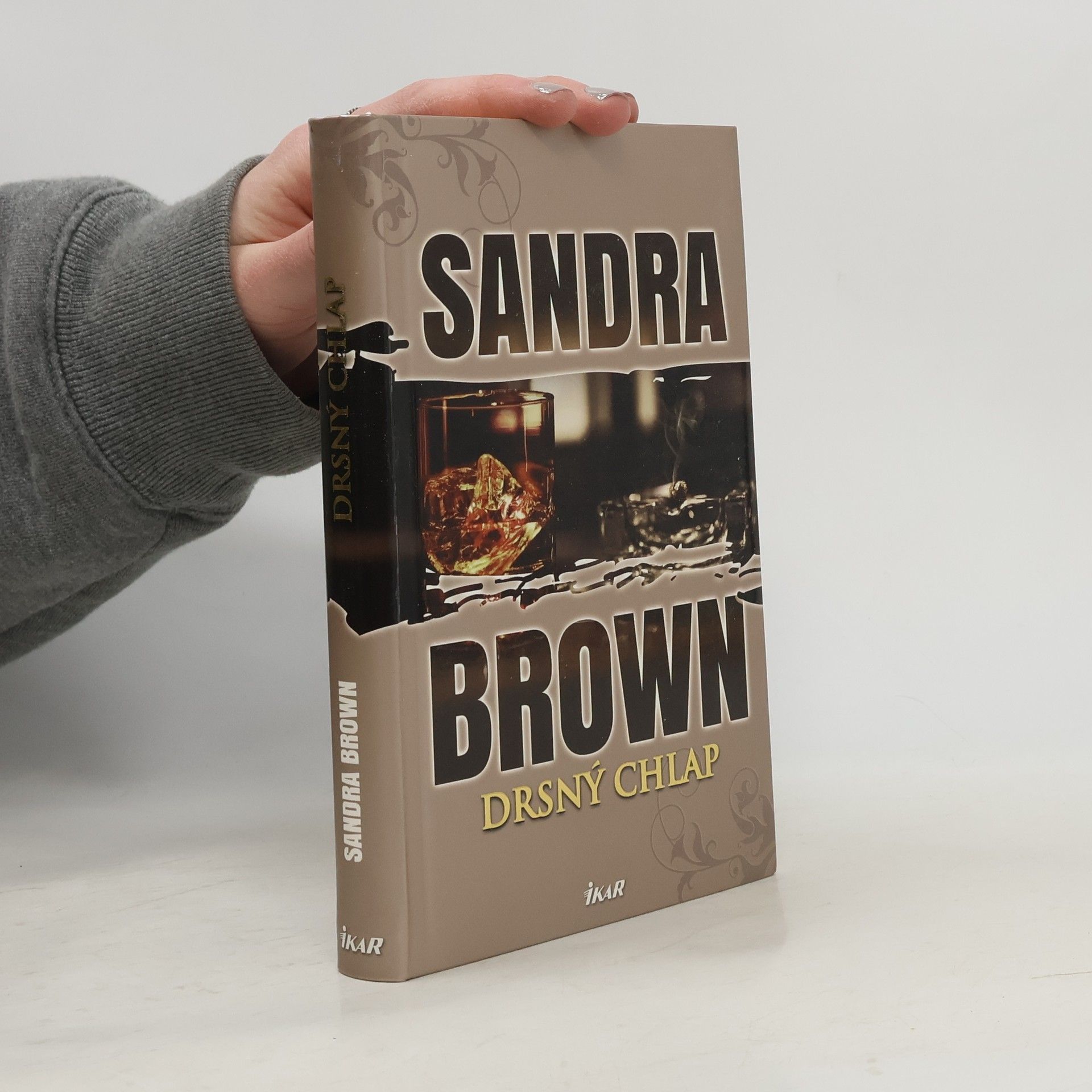 Sandra Brown Drsný chlap