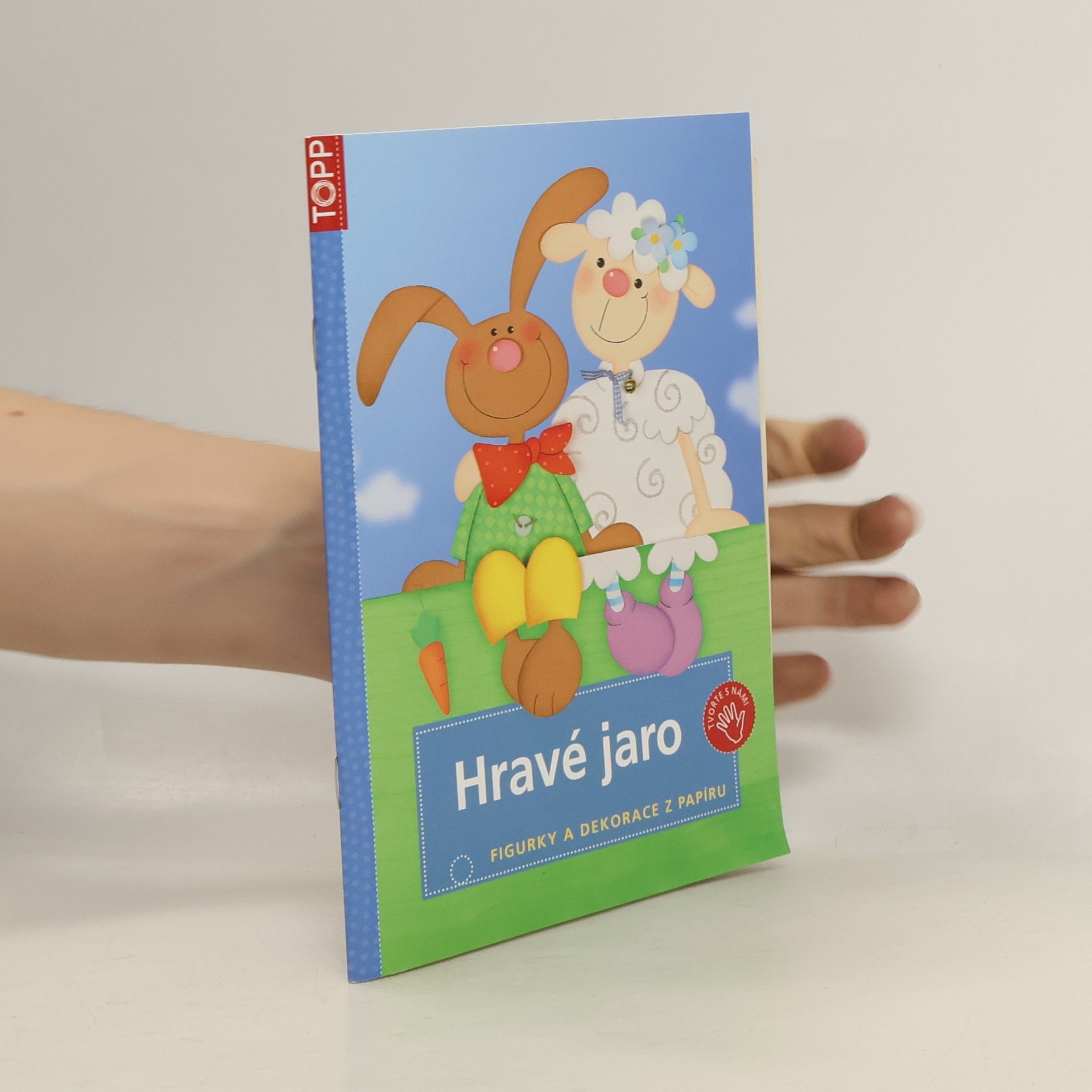 Pia Pedevilla Hravé jaro: figurky a dekorace z papíru