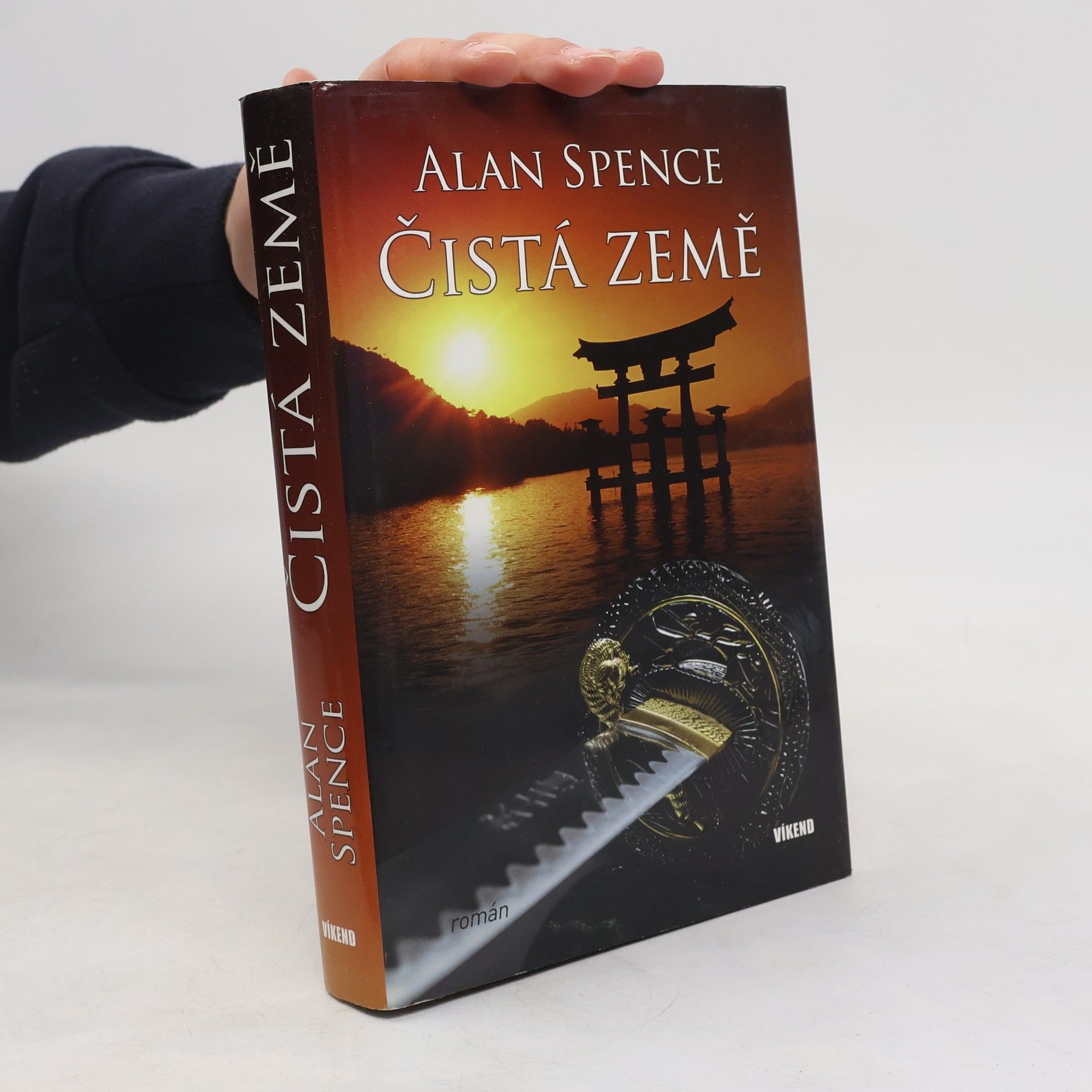 Alan Spence Čistá země