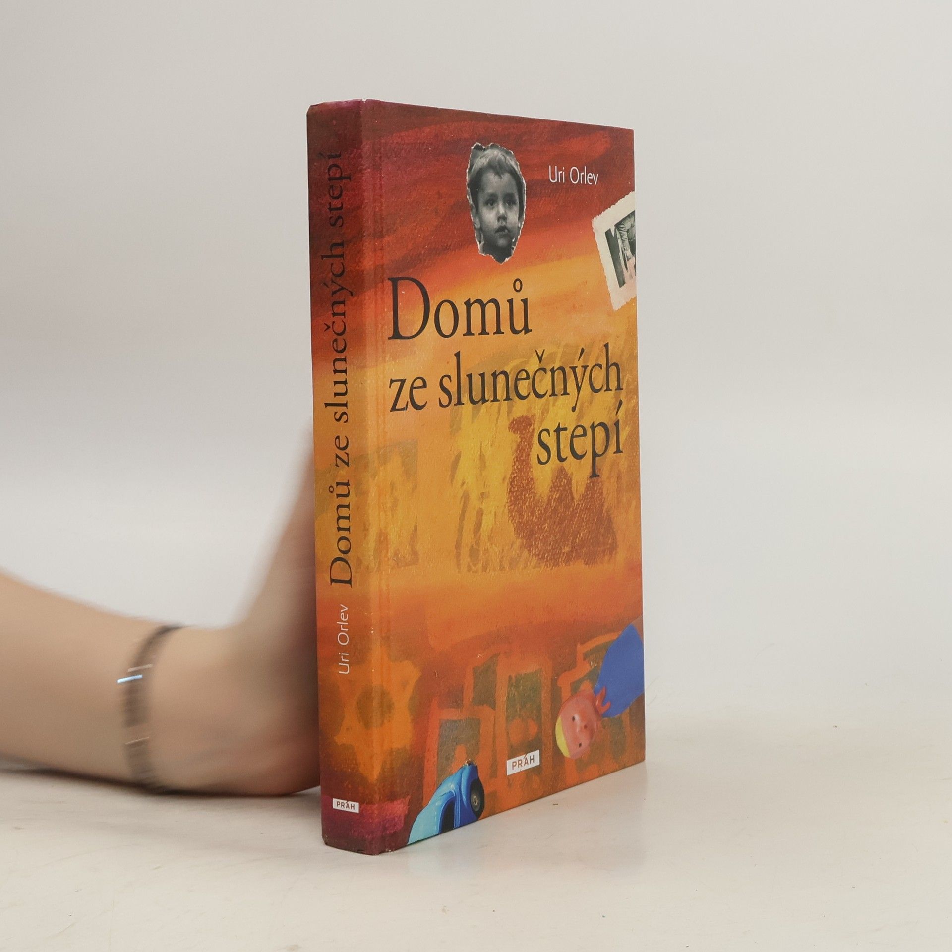 Uri Orlev Domů ze slunečných stepí