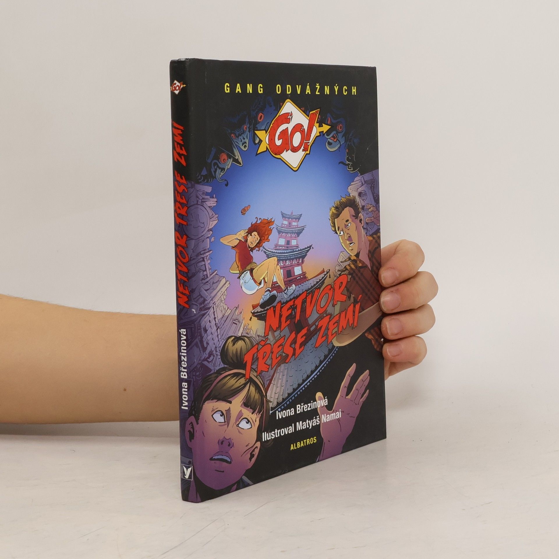 Ivona Březinová Netvor třese zemí