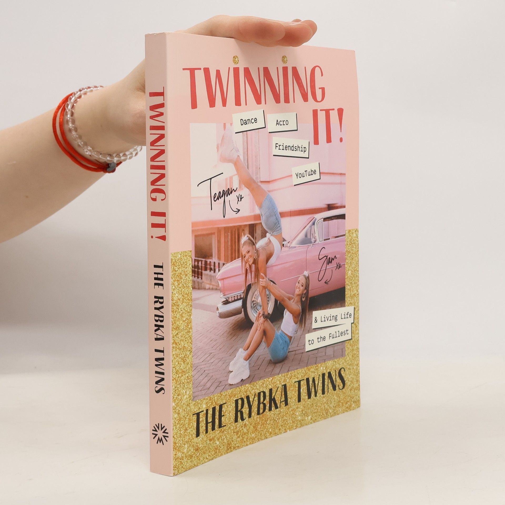 Sam Rybka Twinning It!