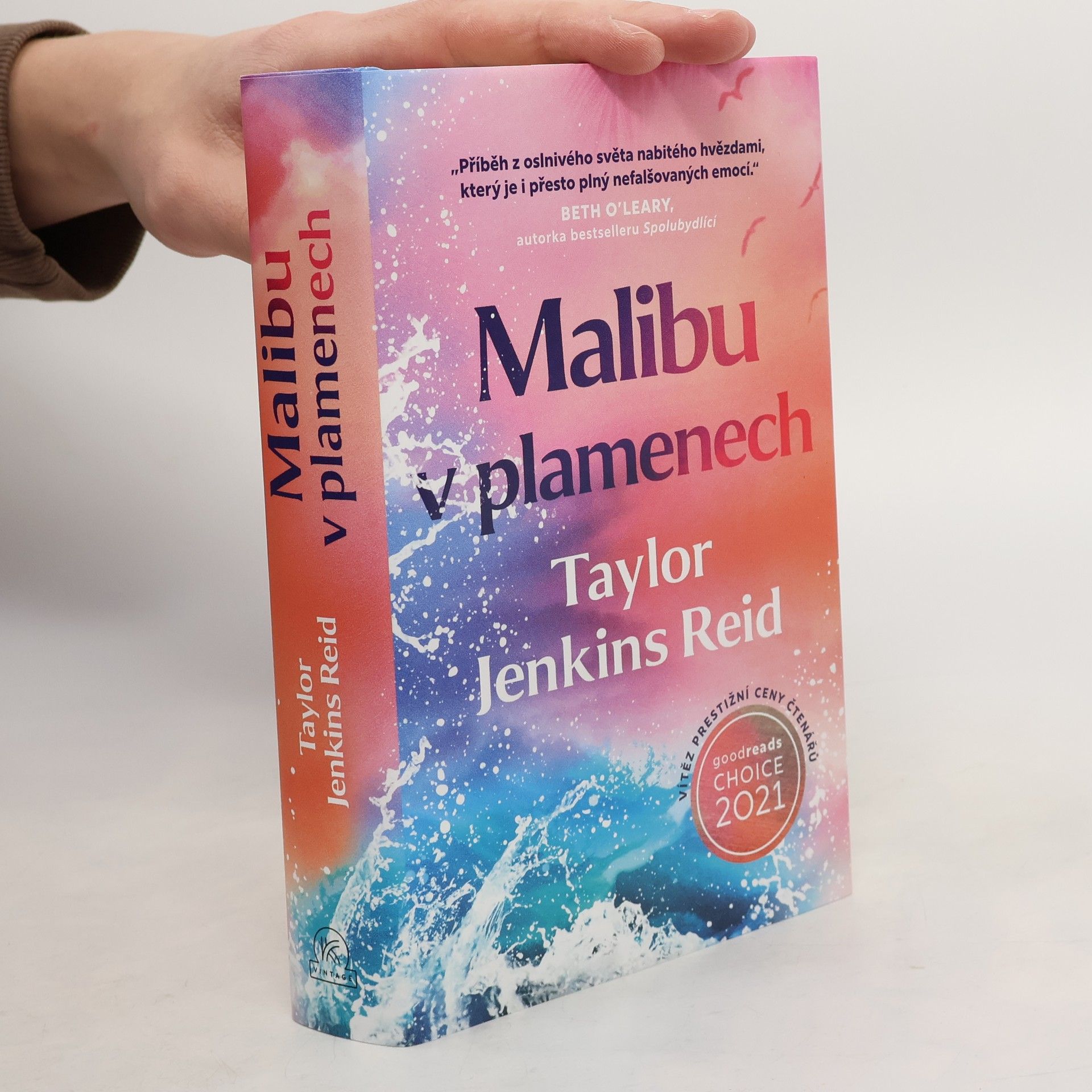 Taylor Jenkins Reid Malibu v plamenech