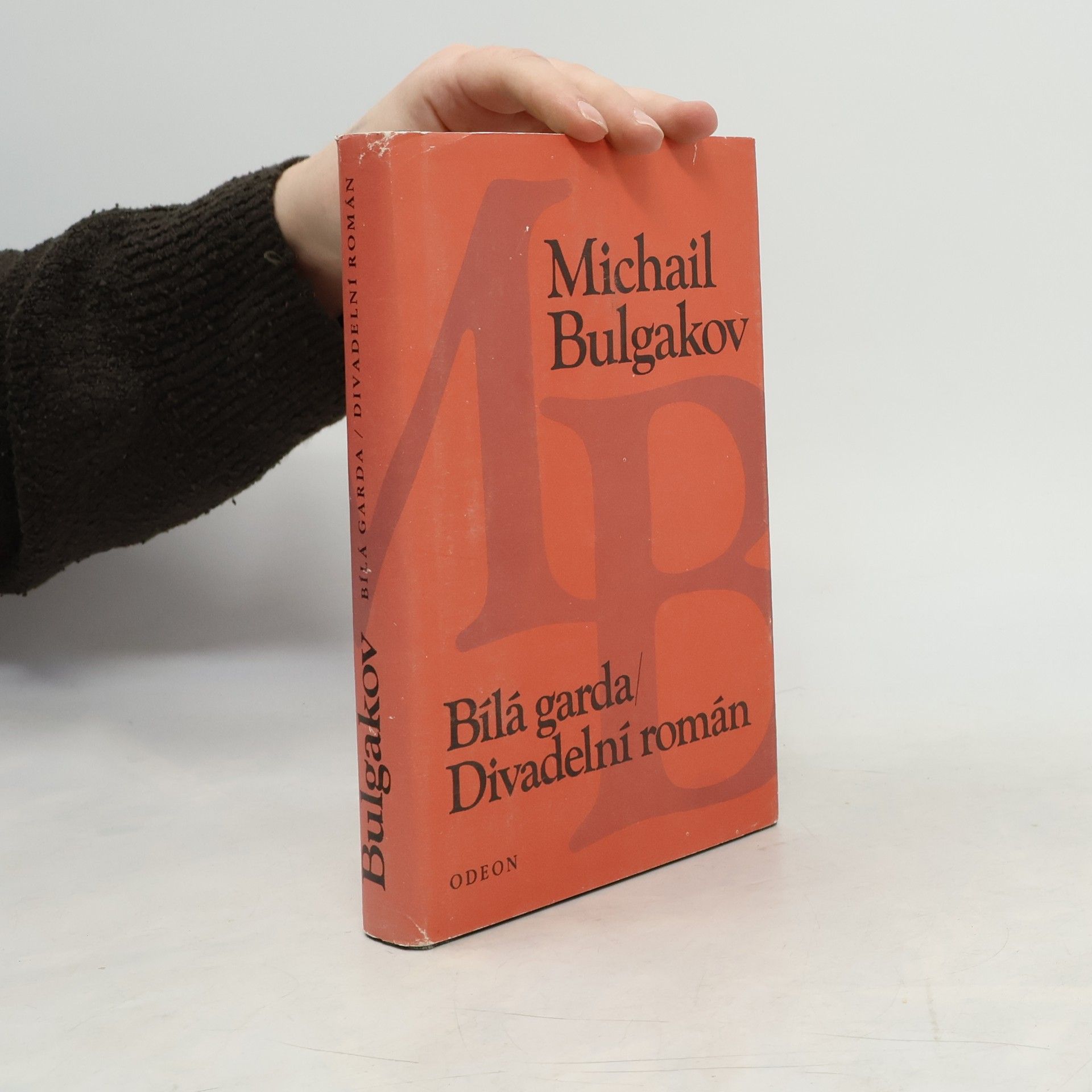 Michail Bulgakov Bílá garda / Divadelní román