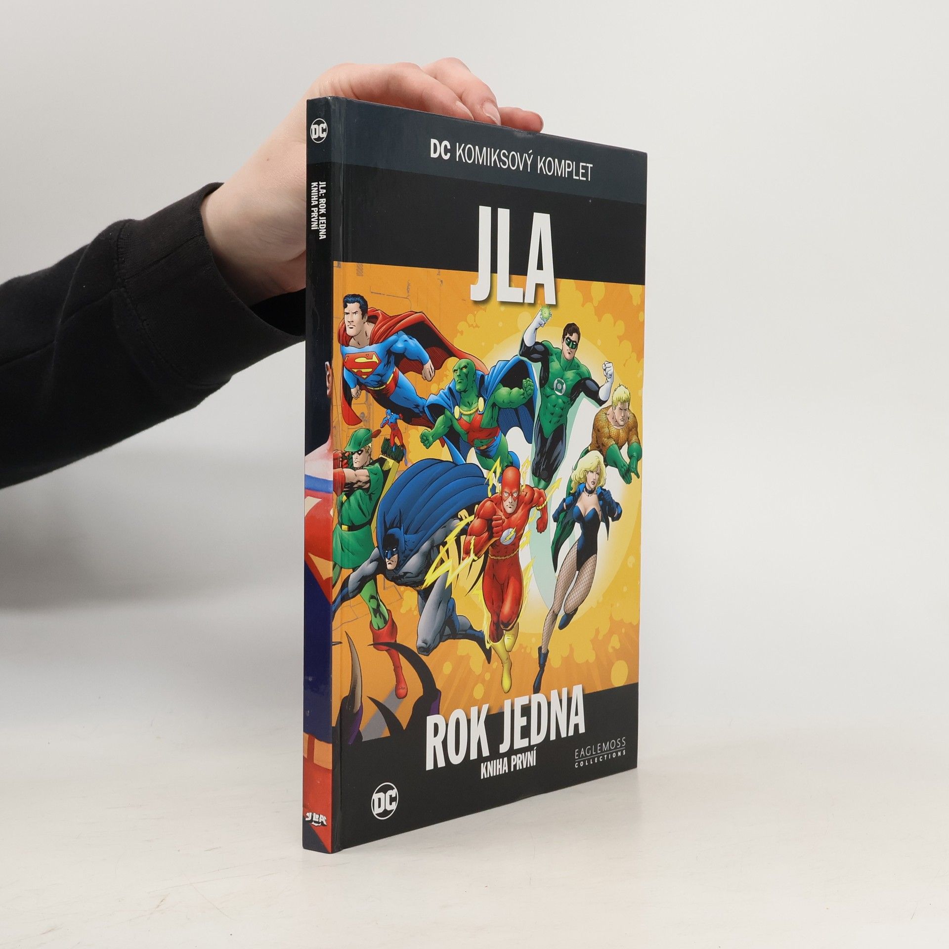 Collectif d'auteurs JLA. Rok jedna