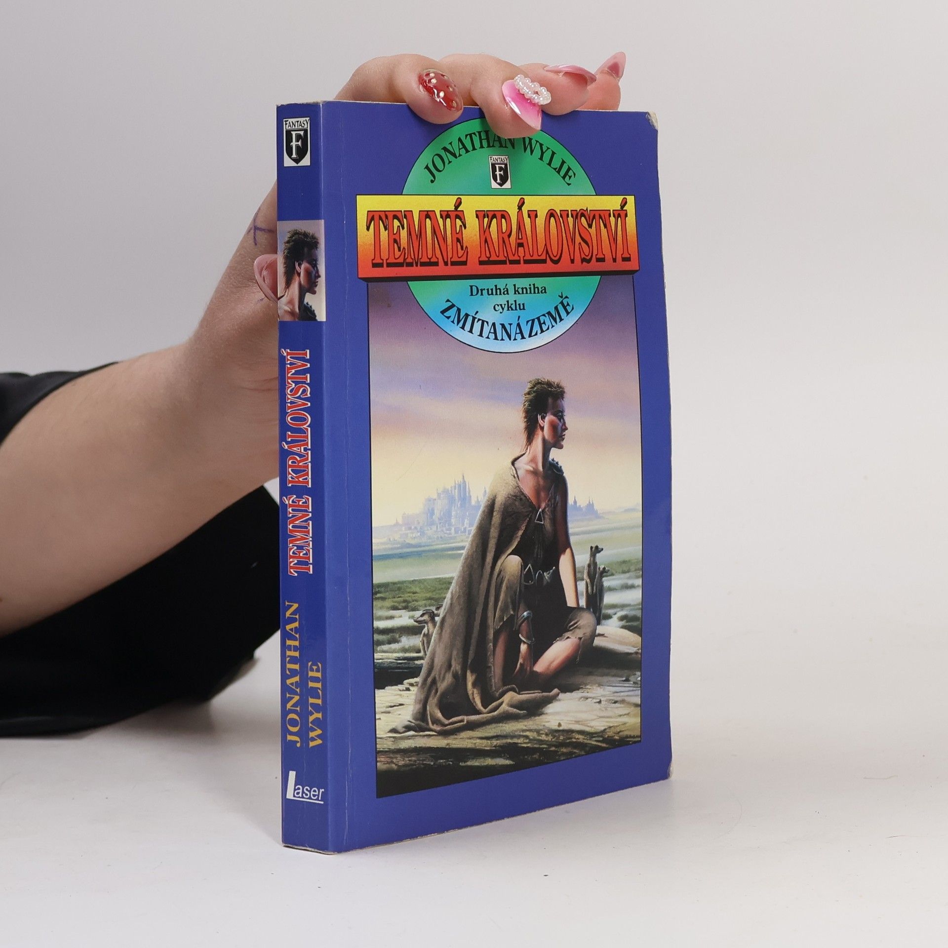 Temné království. Druhá kniha cyklu Zmítaná země